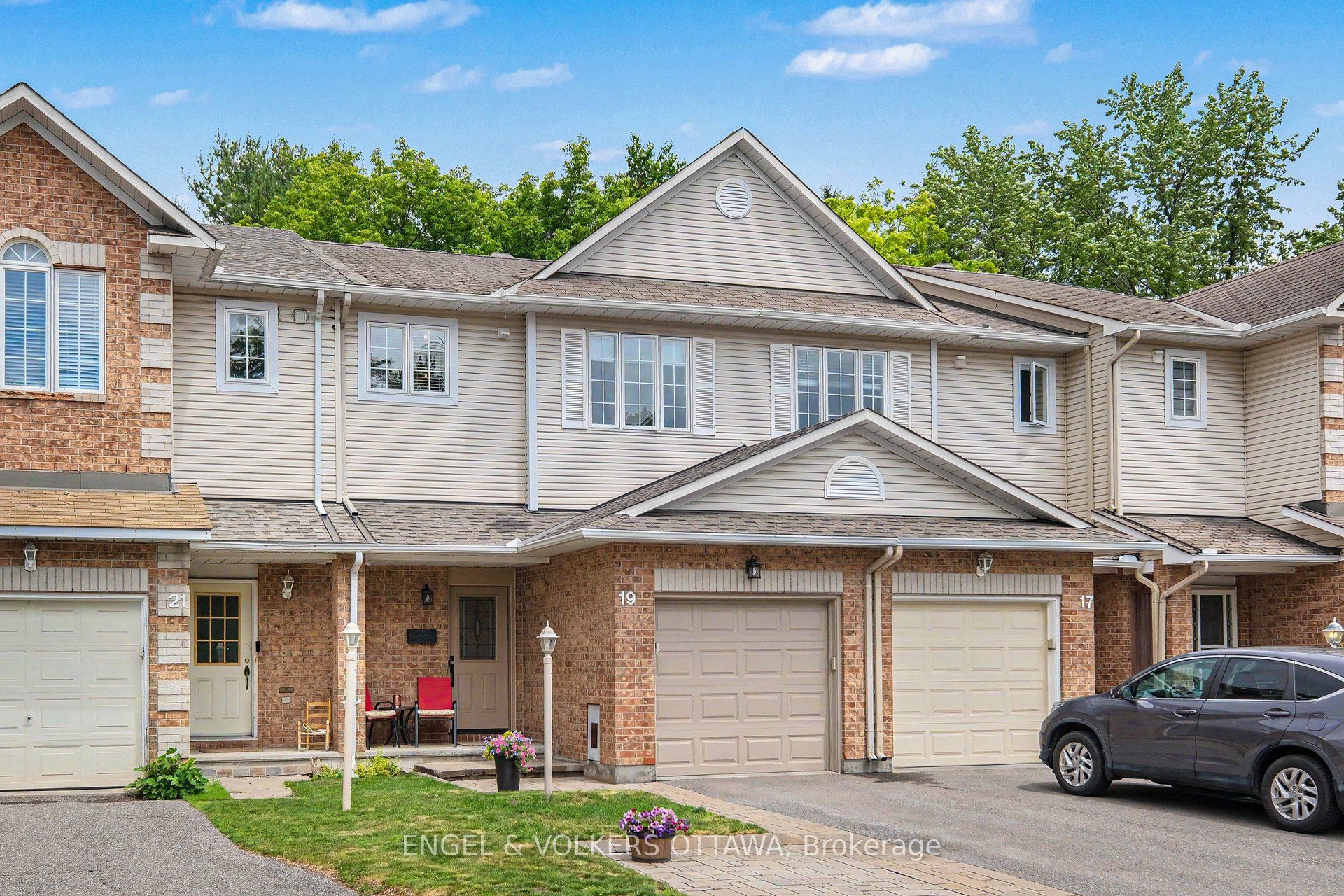 19 Riverbank Court, Stittsville - Munster - Richmond, ON K2S 1V7 photo 2