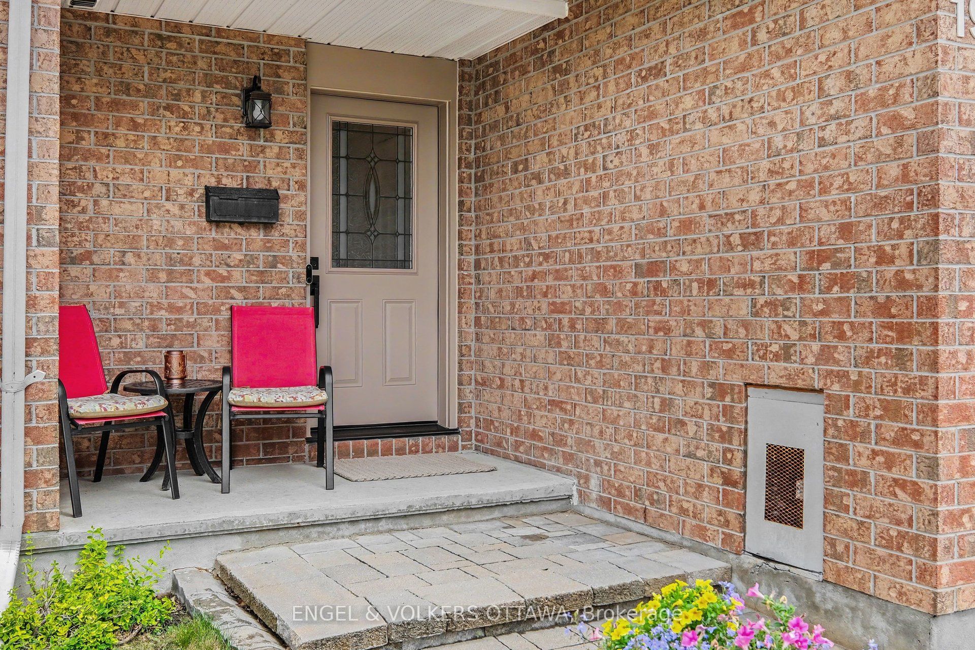 19 Riverbank Court, Stittsville - Munster - Richmond, ON K2S 1V7 photo 3