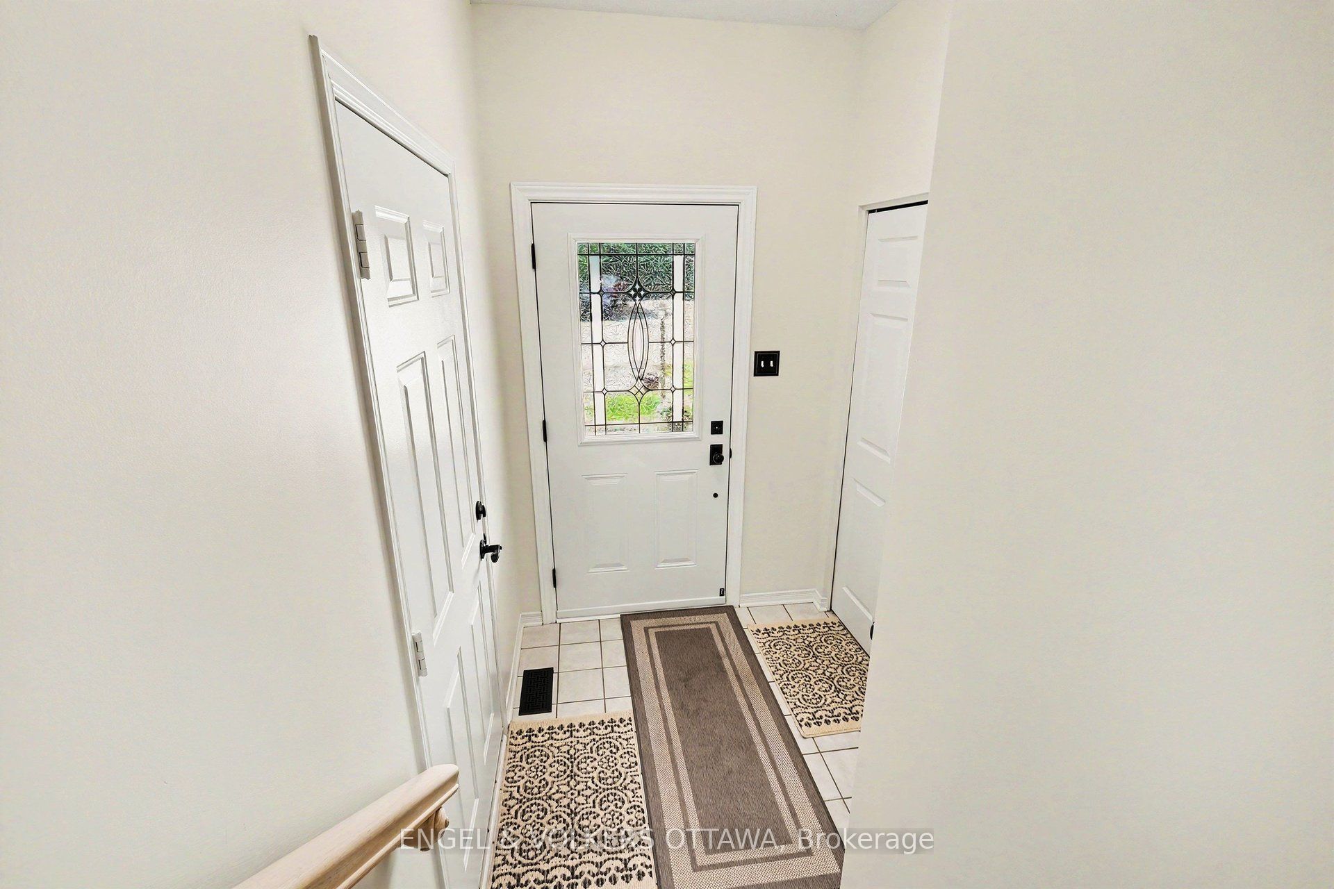 19 Riverbank Court, Stittsville - Munster - Richmond, ON K2S 1V7 photo 4
