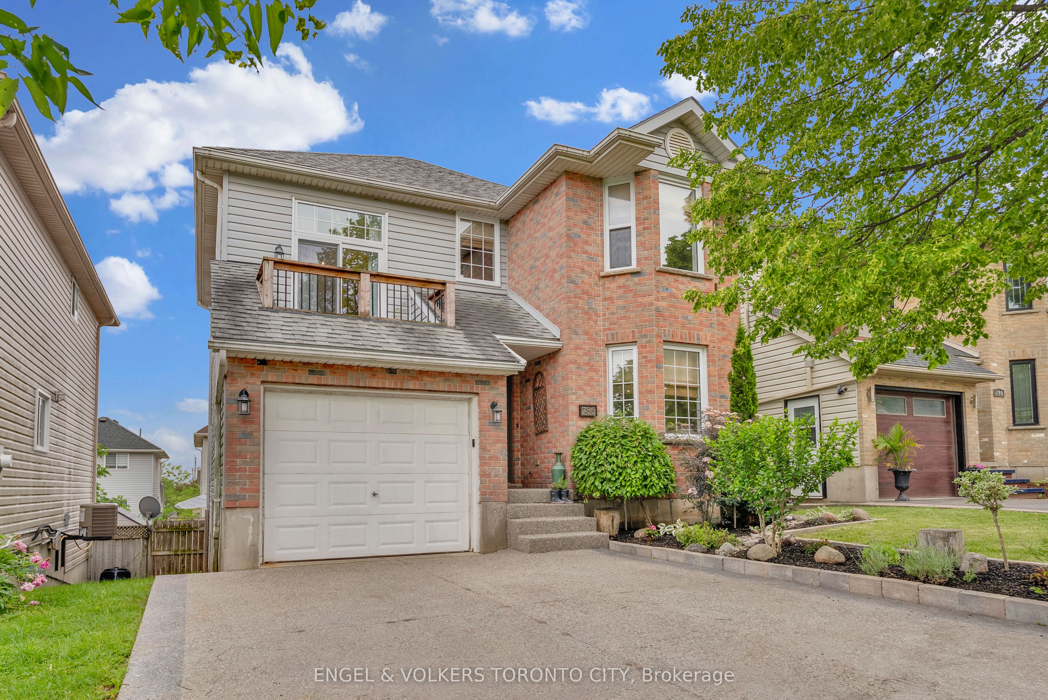 786 Hunters Gate Crescent, Woodstock, ON N4V 1G4 photo 2