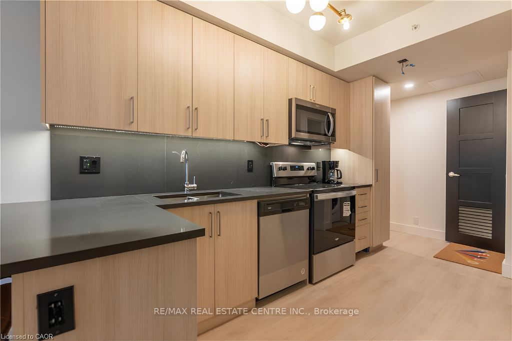 145 Columbia Street W 611, Waterloo, ON N2L 0K7 photo 5