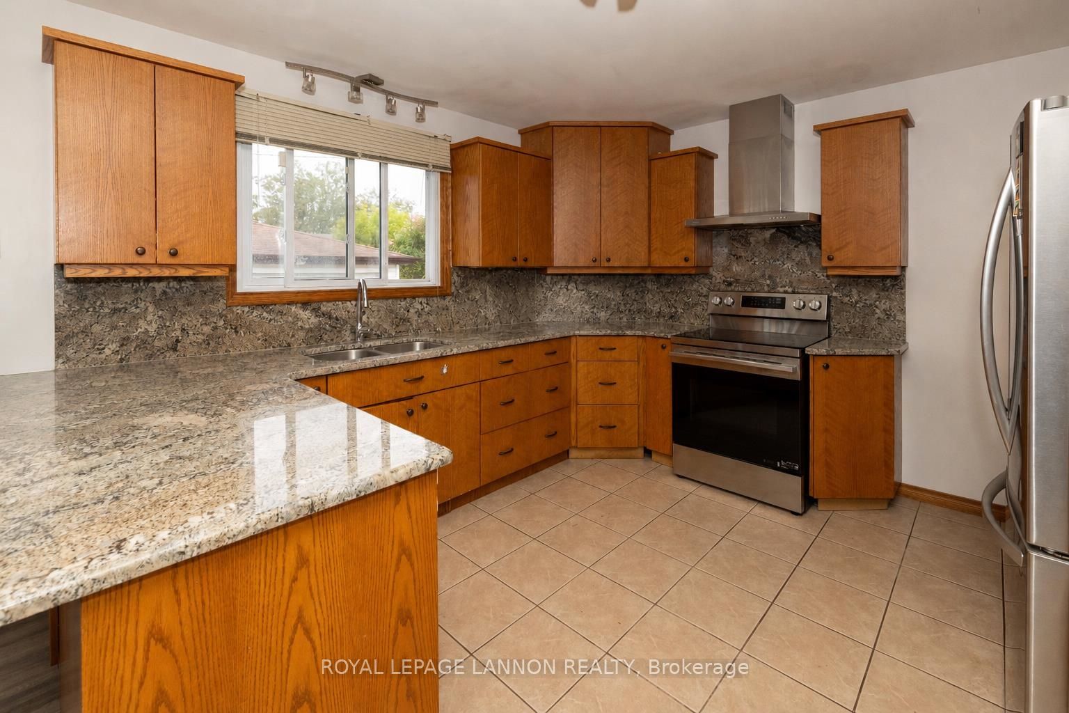 334 Lambton Cres, Thunder Bay, ON P7C 5L8 photo 4