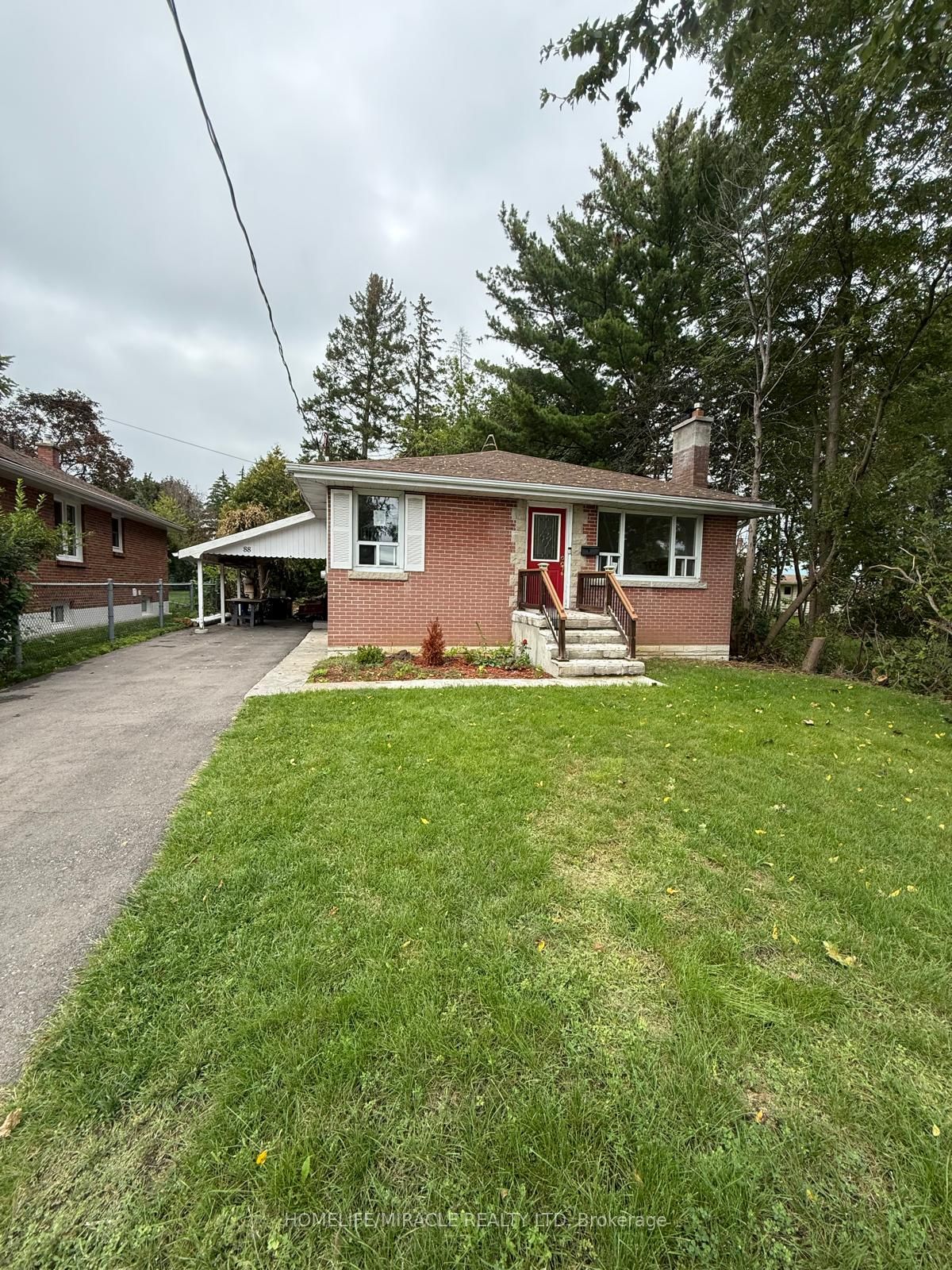 88 Crestview Avenue, Belleville, ON K8N 1W9