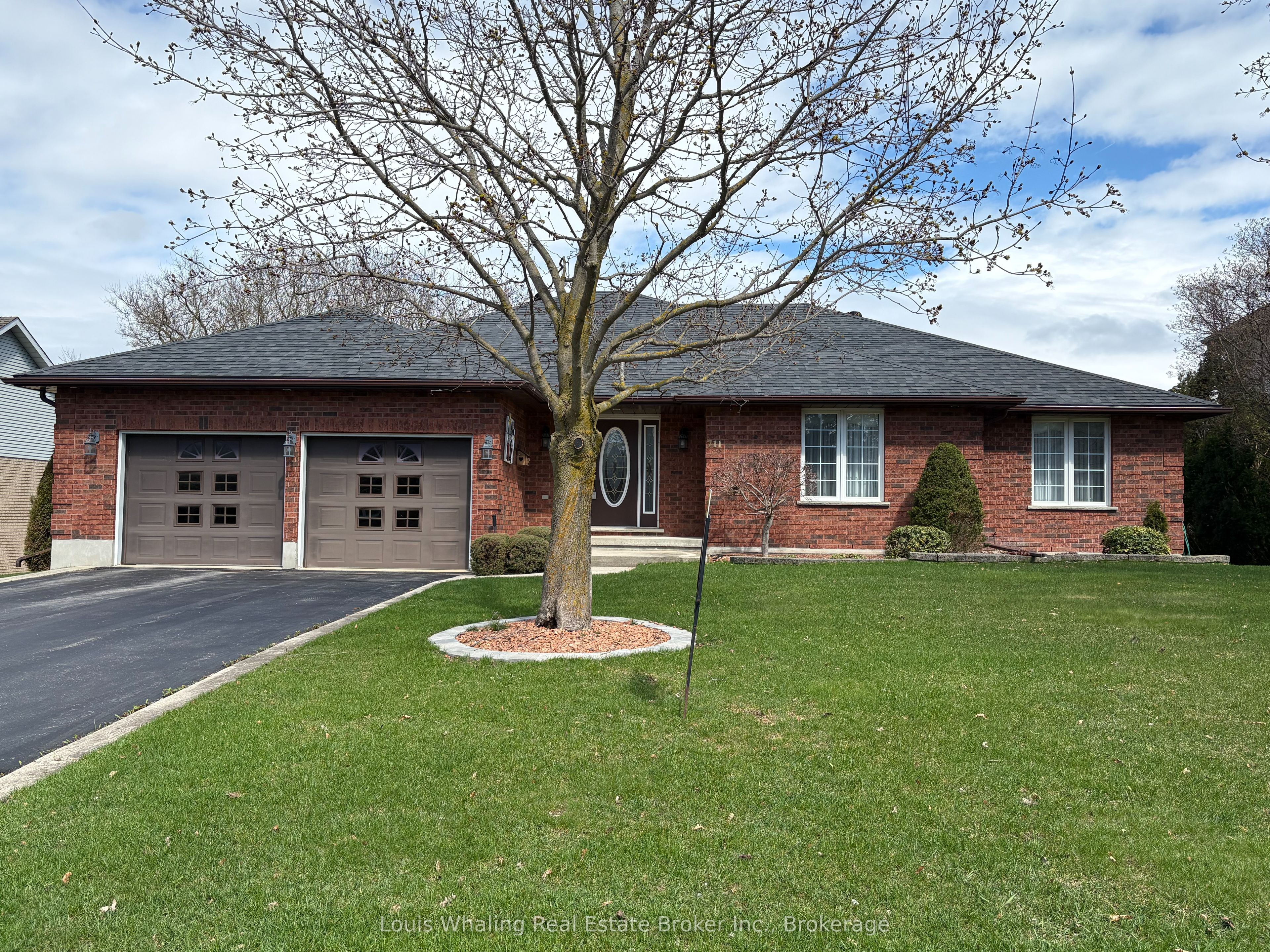 711 21st A Avenue, Hanover, ON N4N 3M2
