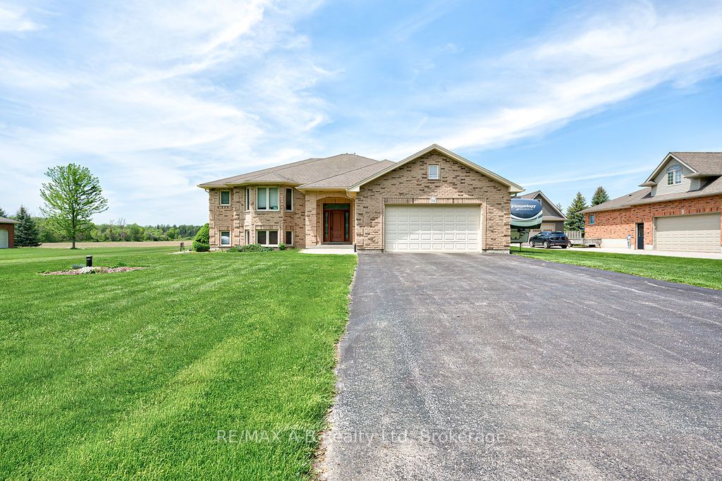 194 Station Road, Perth South, ON N0K 1X0 photo 3