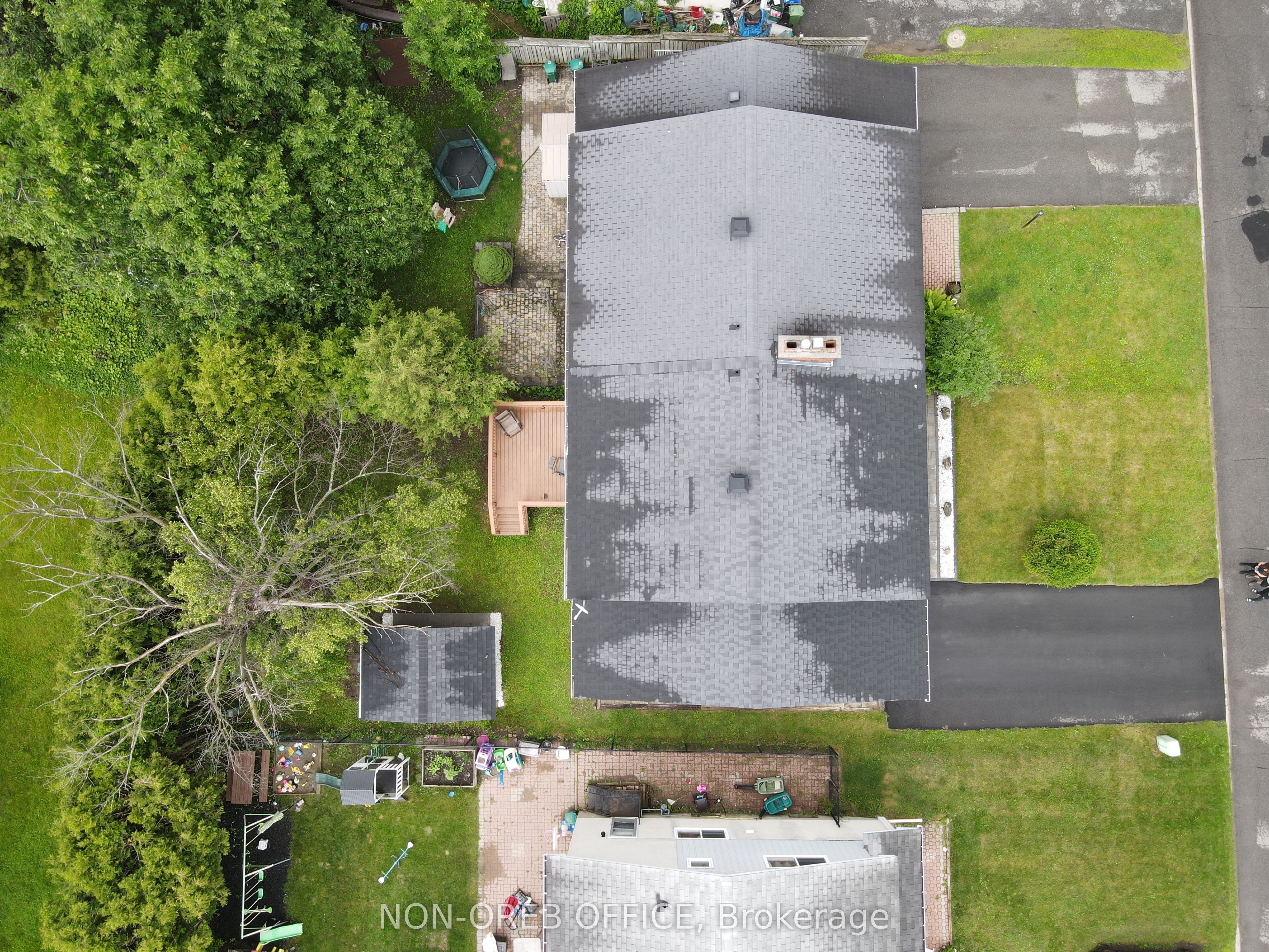 12 DOWNSVIEW Crescent, Tanglewood - Grenfell Glen - Pineglen, ON K2G 0A5 photo 3