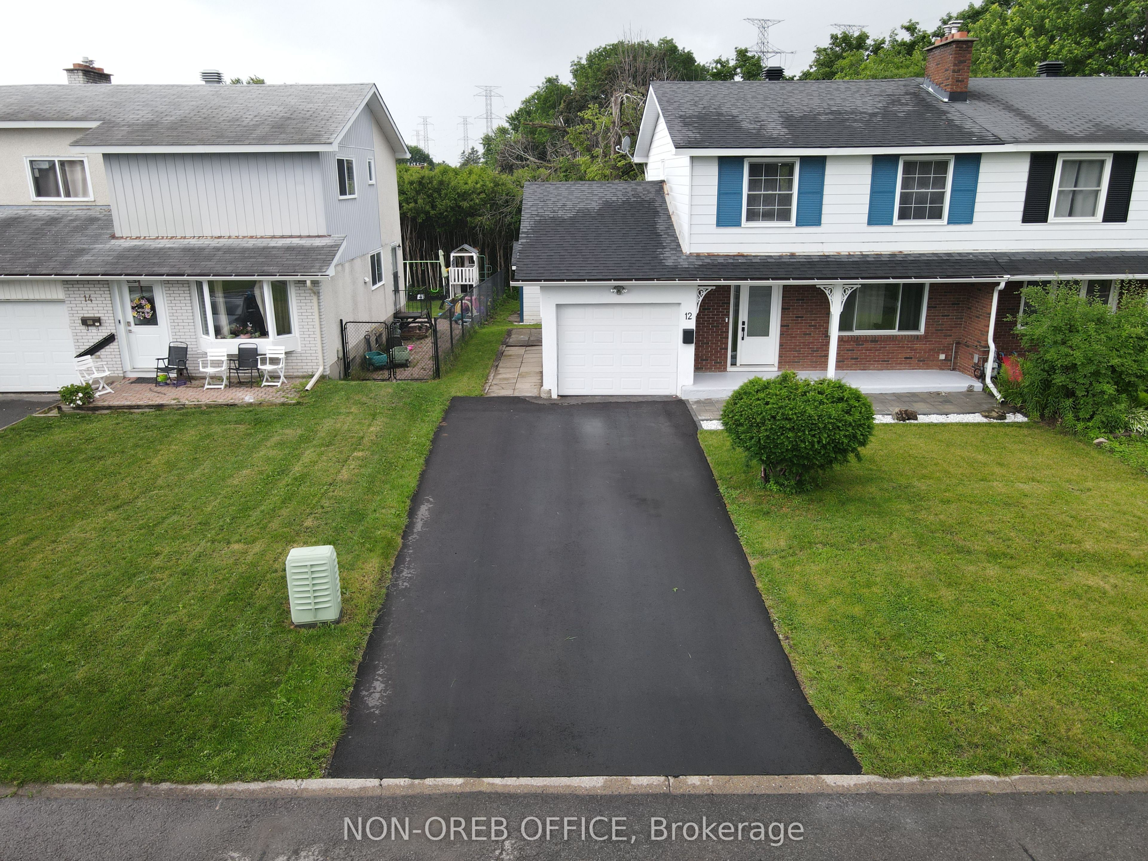 12 DOWNSVIEW Crescent, Tanglewood - Grenfell Glen - Pineglen, ON K2G 0A5 photo 4
