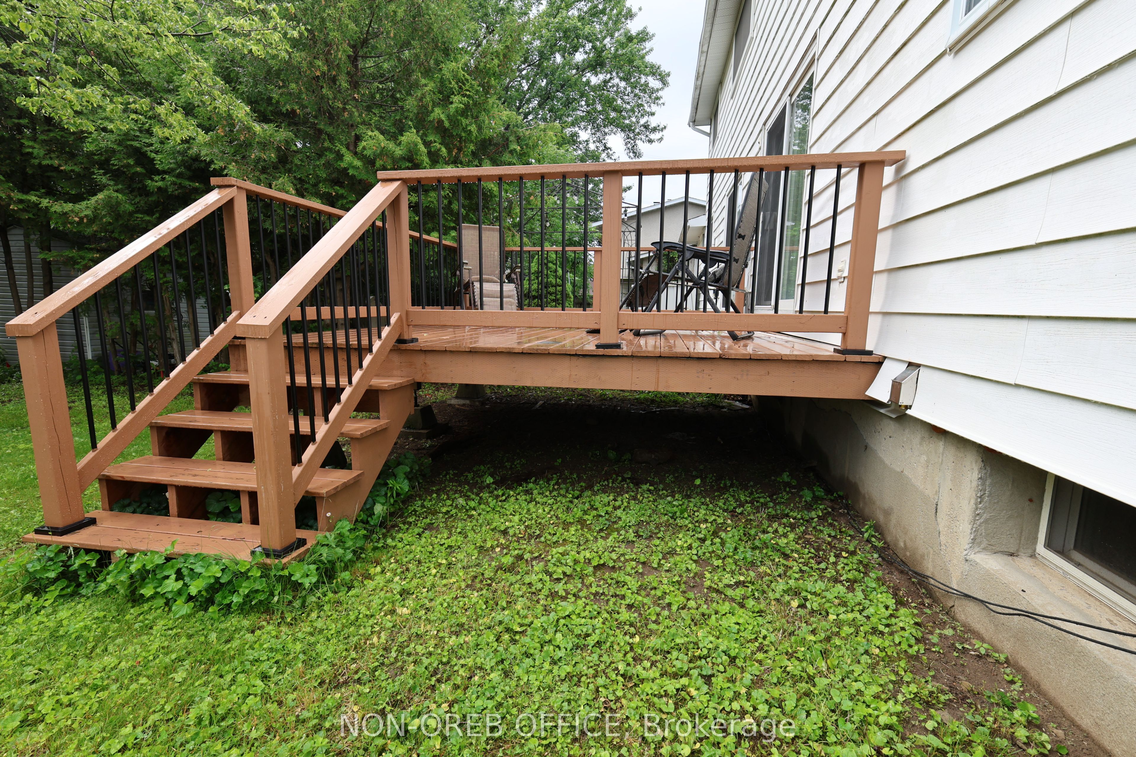 12 DOWNSVIEW Crescent, Tanglewood - Grenfell Glen - Pineglen, ON K2G 0A5 photo 5