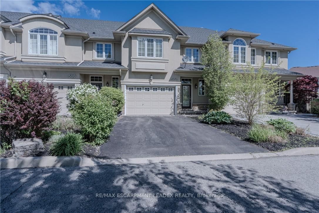 582 Stonehenge Drive, Hamilton, ON L9K 0B2