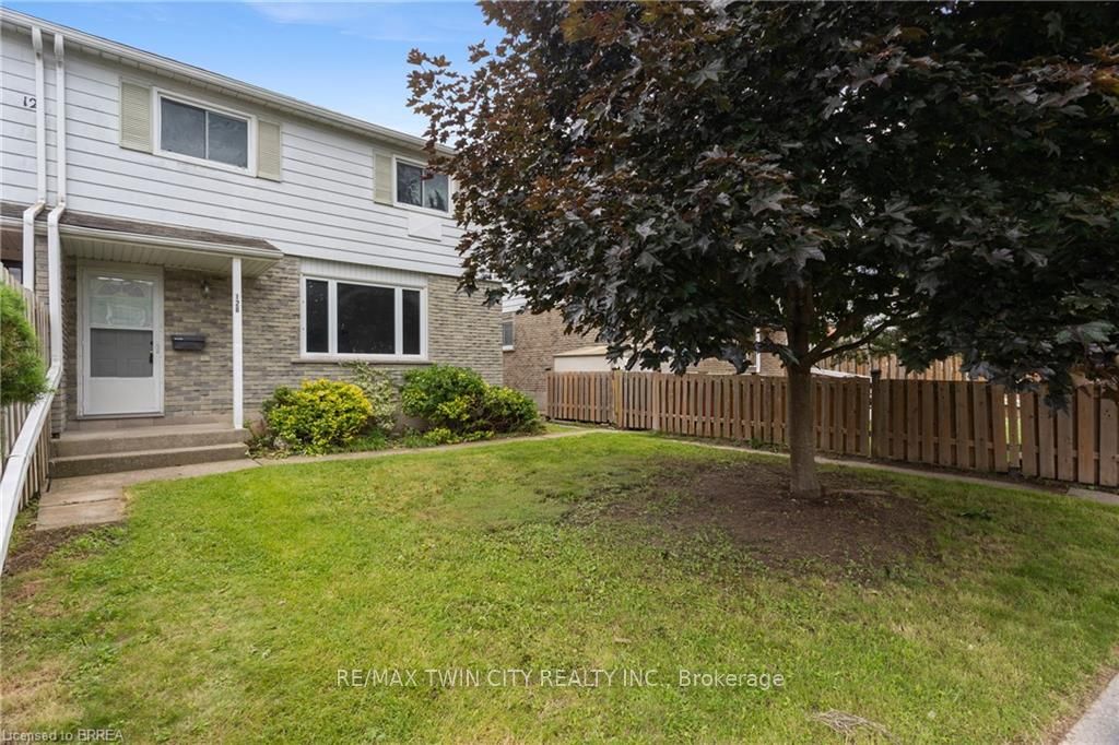 18 Oakhill Drive 12B, Brantford, ON N3T 0J2