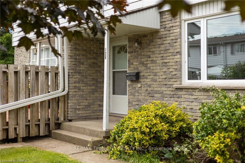 18 Oakhill Drive 12B, Brantford, ON N3T 0J2 photo 3