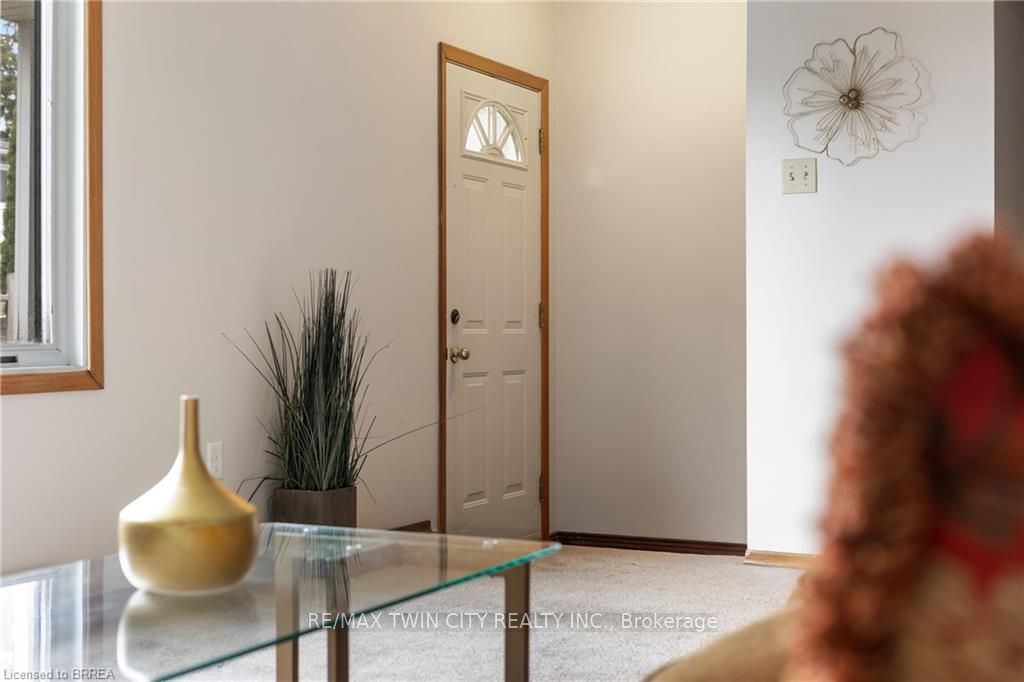 18 Oakhill Drive 12B, Brantford, ON N3T 0J2 photo 4