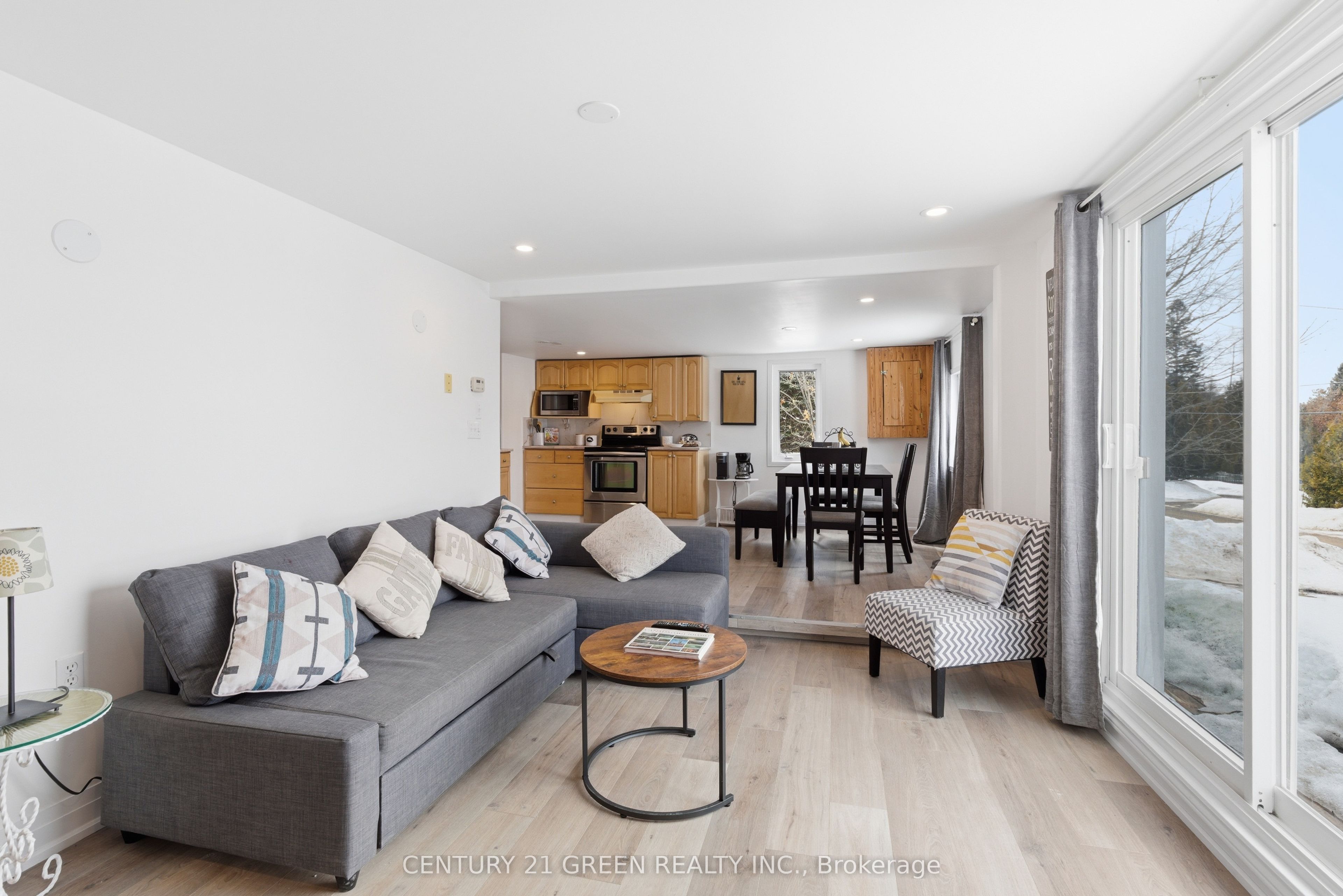 135 Village Street, Hastings Highlands, ON K0L 1C0 photo 2