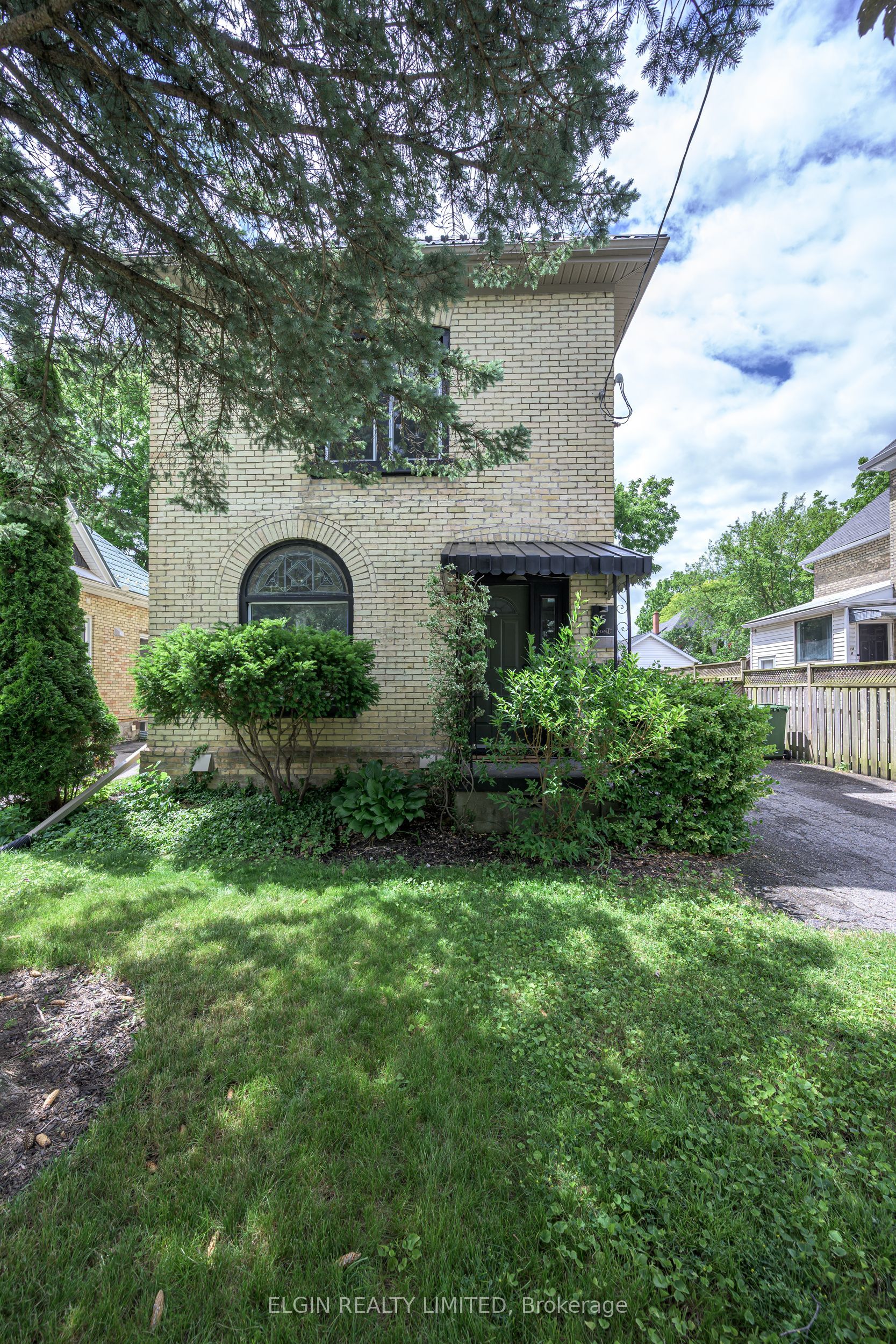 25 Locust Street, St. Thomas, ON N5R 2C2 photo 2