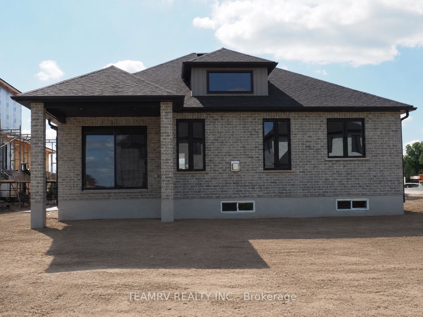17 DARROW Drive, Tillsonburg, ON N4G 1C4 photo 2