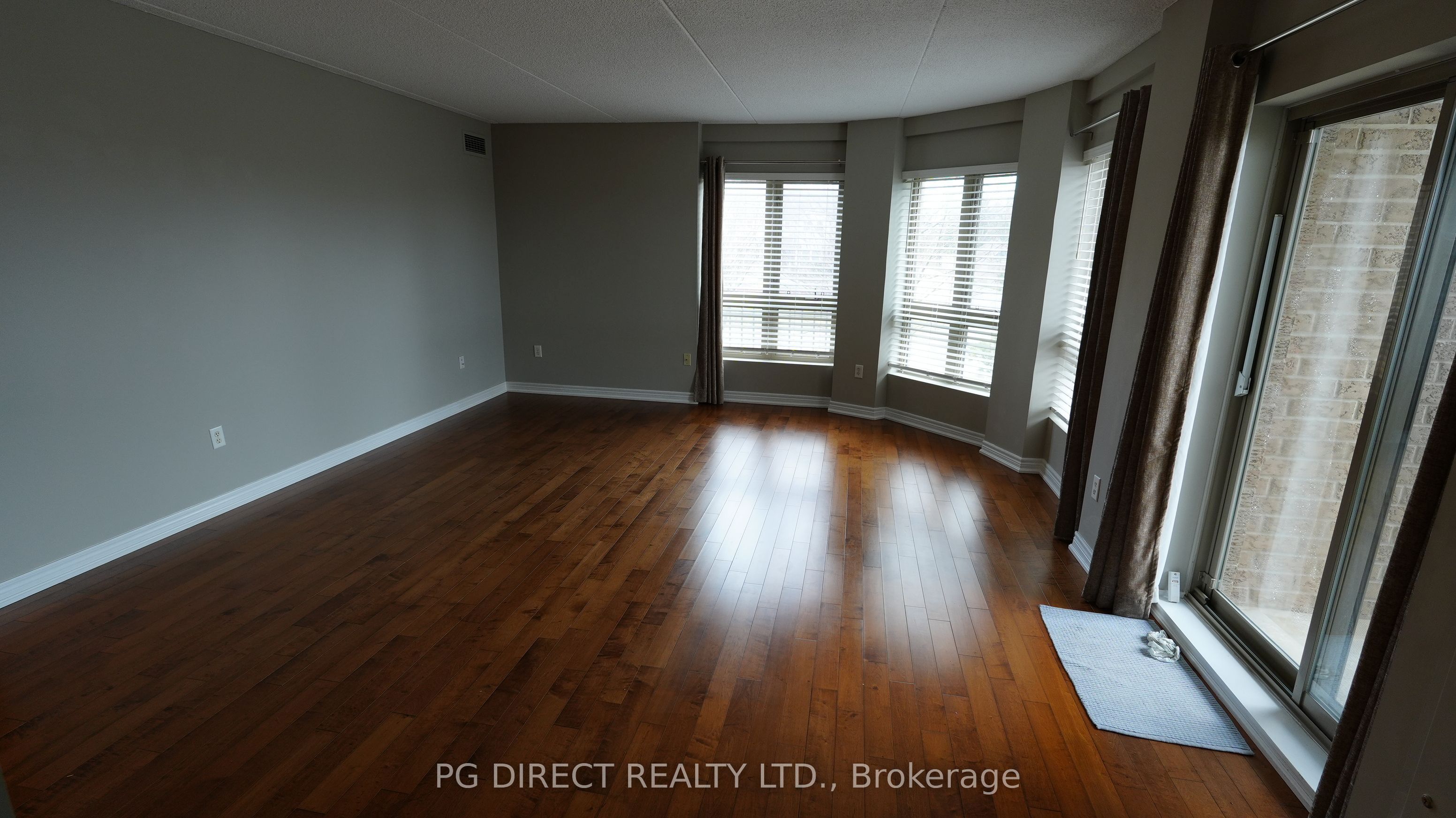 56 Kerman Avenue 105, Grimsby, ON L3M 0A1 photo 2