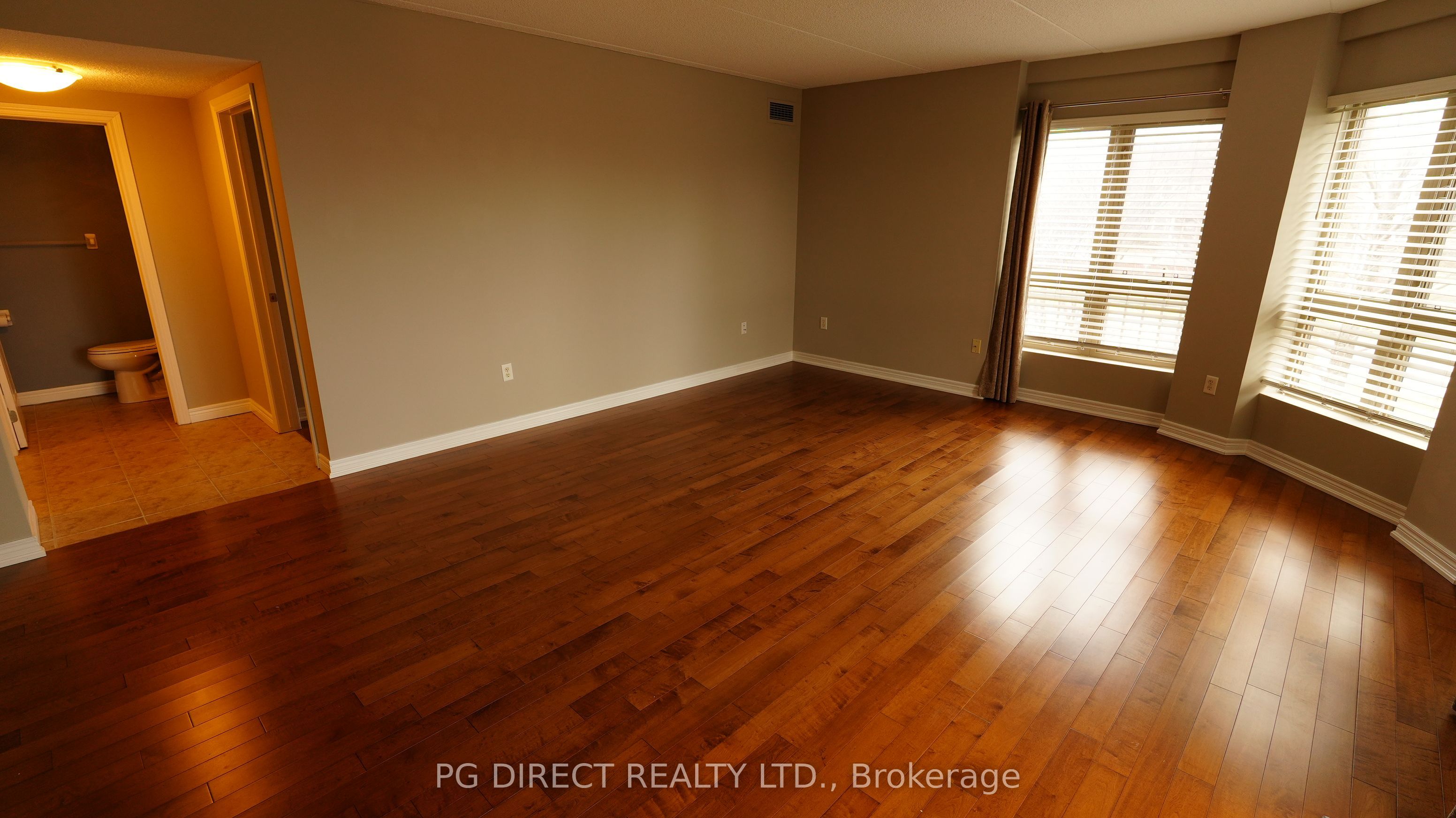 56 Kerman Avenue 105, Grimsby, ON L3M 0A1 photo 4