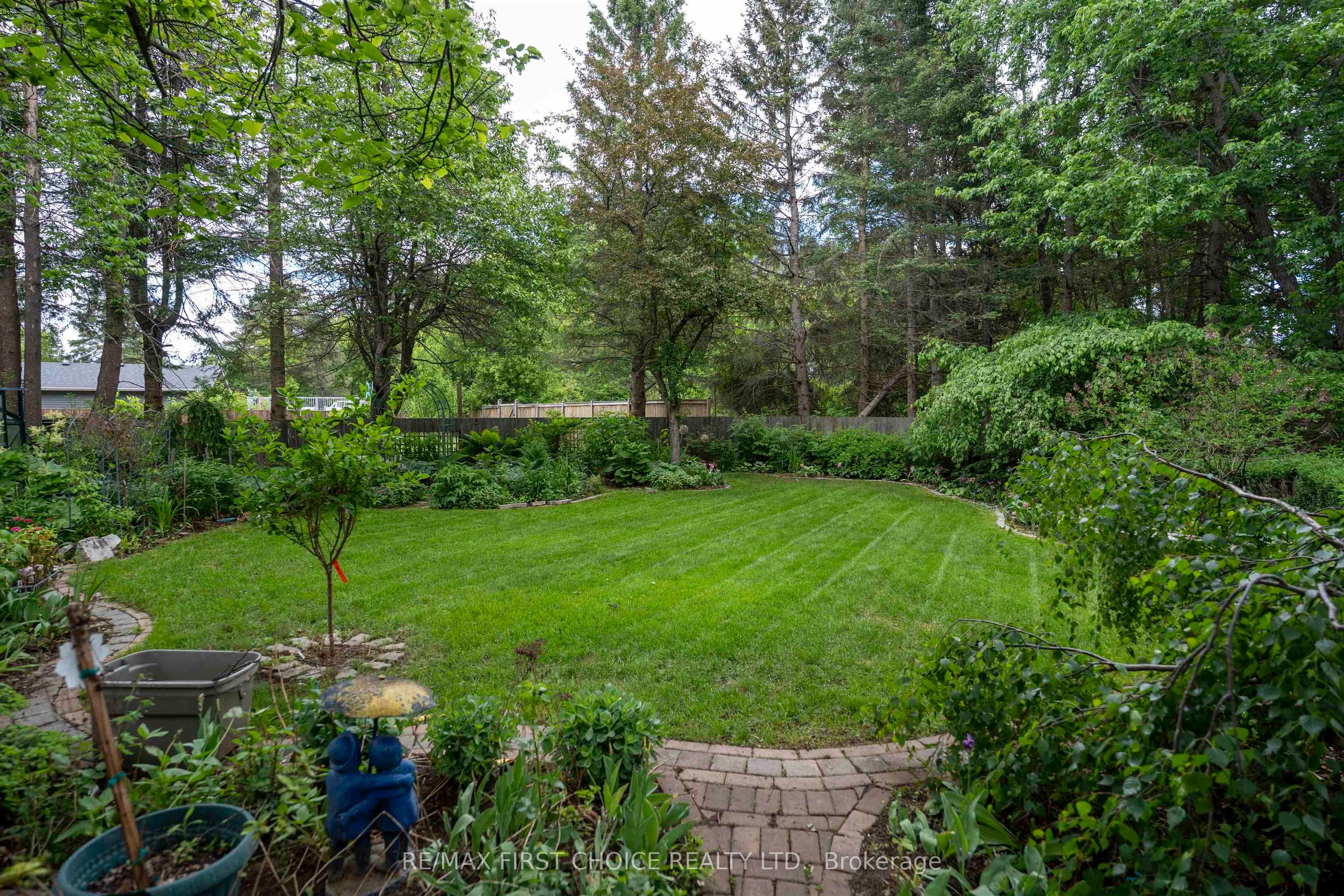 2100 Whitegates Drive, Thunder Bay, ON P7K 1G2 photo 3