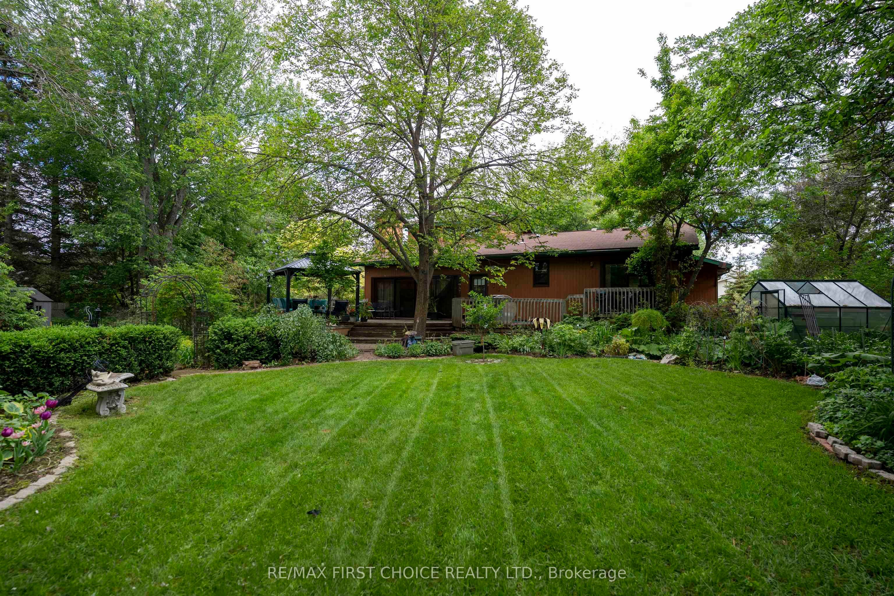 2100 Whitegates Drive, Thunder Bay, ON P7K 1G2 photo 4