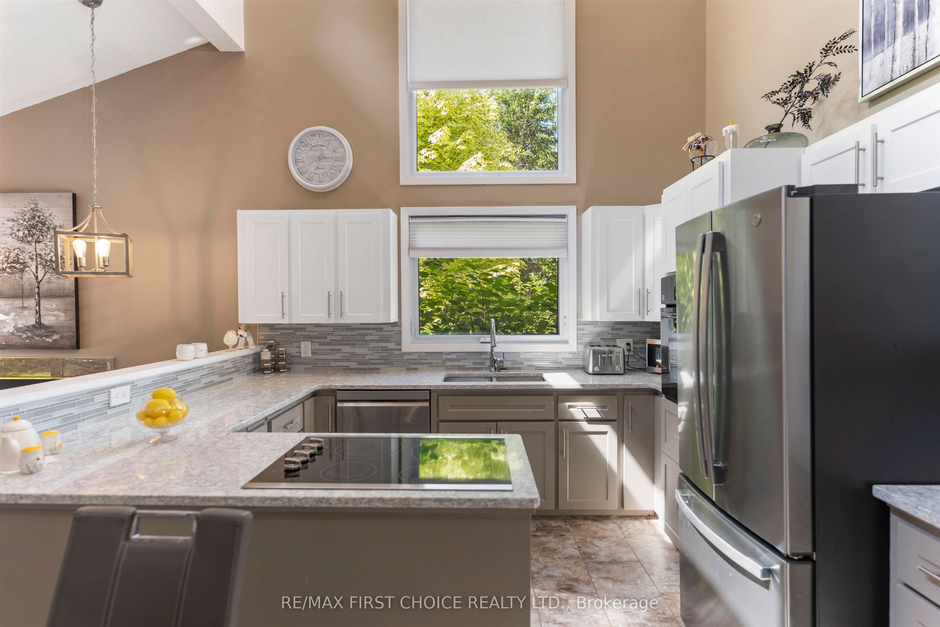2100 Whitegates Drive, Thunder Bay, ON P7K 1G2 photo 5
