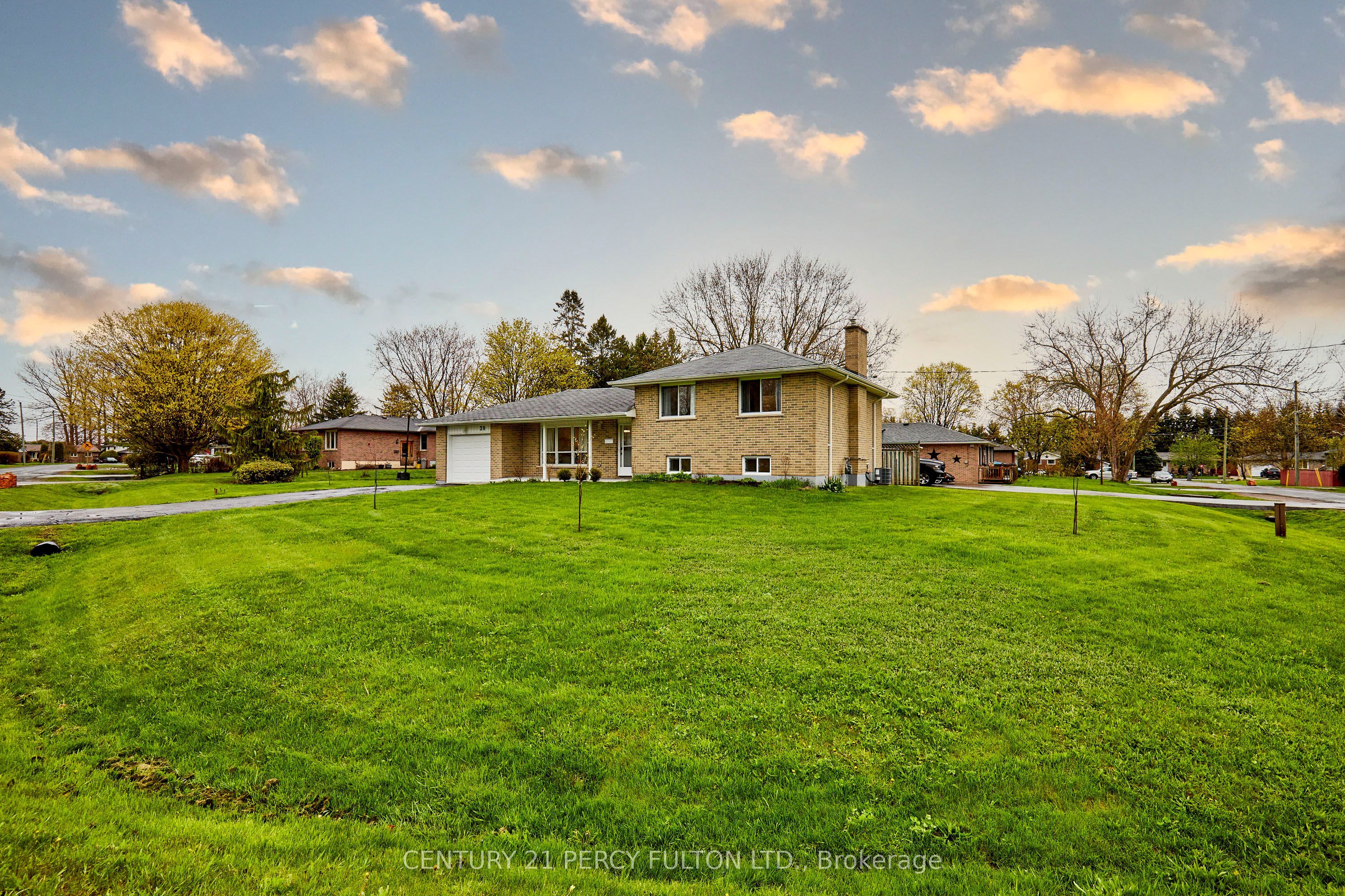39 Meredith Crescent, Cobourg, ON K9A 4R3 photo 3