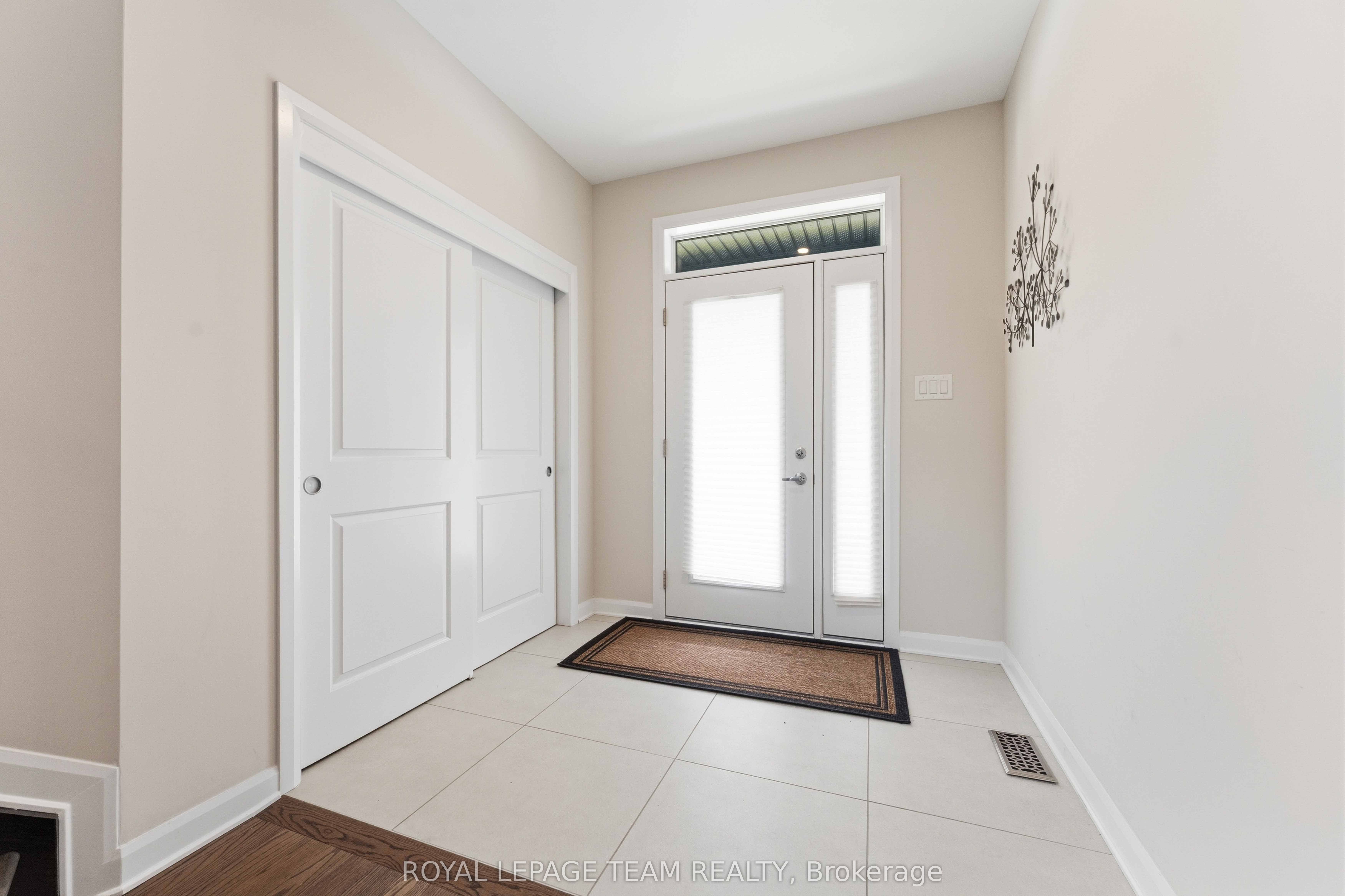 332 Elsie Macgill Walk, Kanata, ON K2W 0K7 photo 4