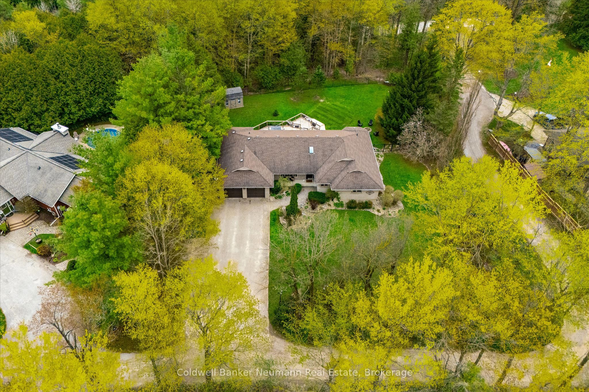 25 Riverview Drive, Centre Wellington, ON N0B 1S0 photo 2