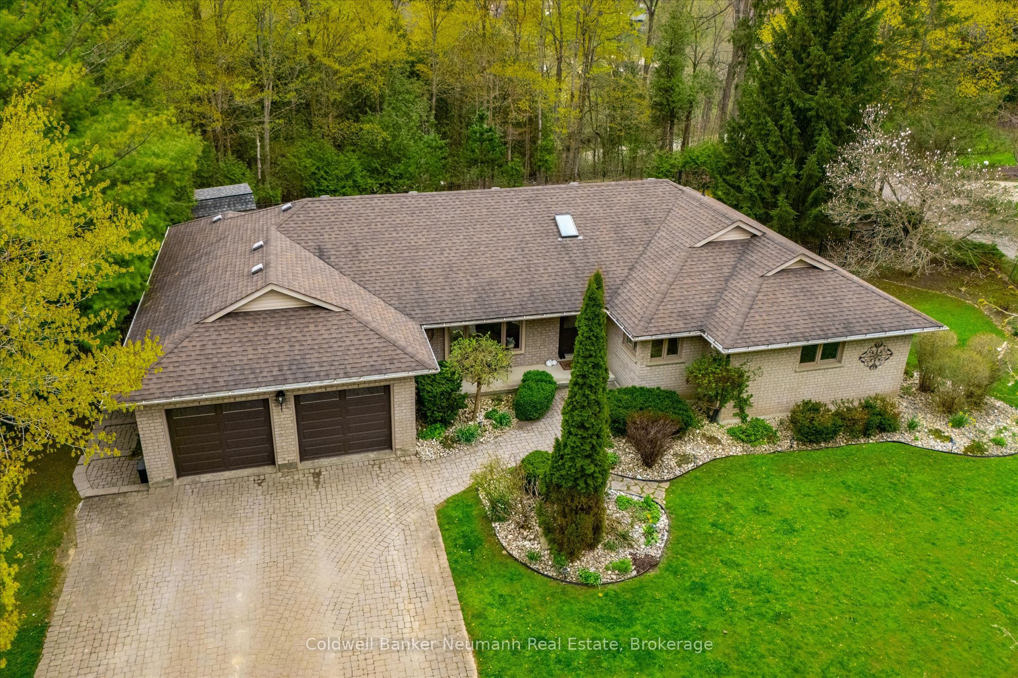 25 Riverview Drive, Centre Wellington, ON N0B 1S0 photo 3