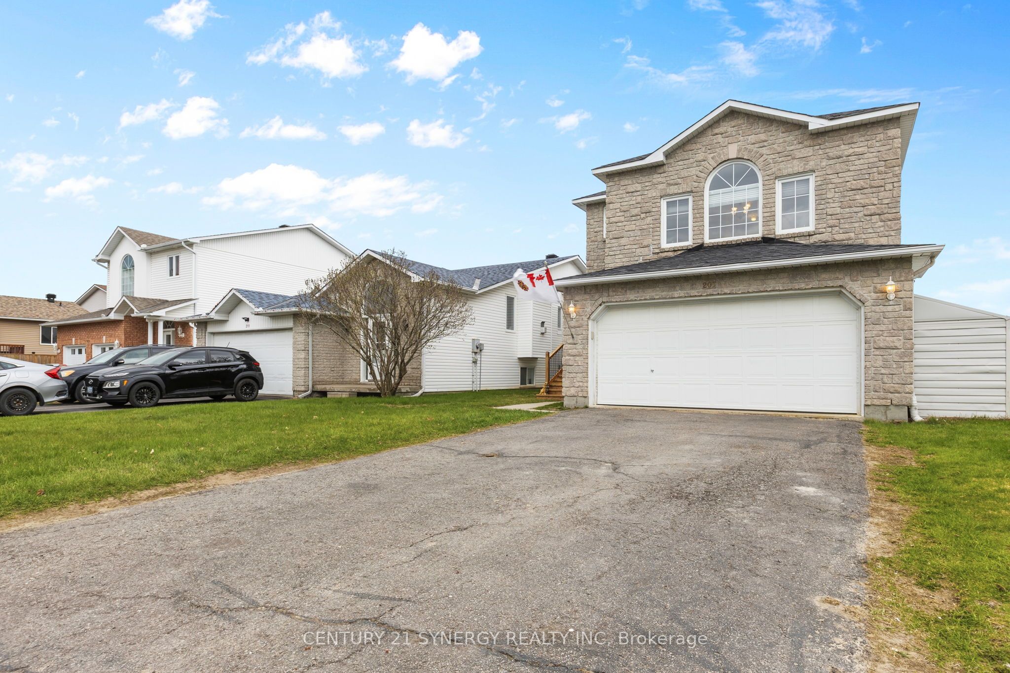 207 Stiver Street, Russell, ON K4R 1G9 photo 2