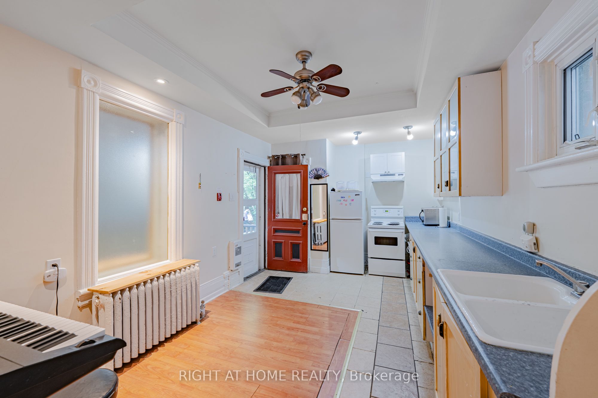 220 Lyon Street N B, Ottawa Centre, ON K1R 5V7 photo 5