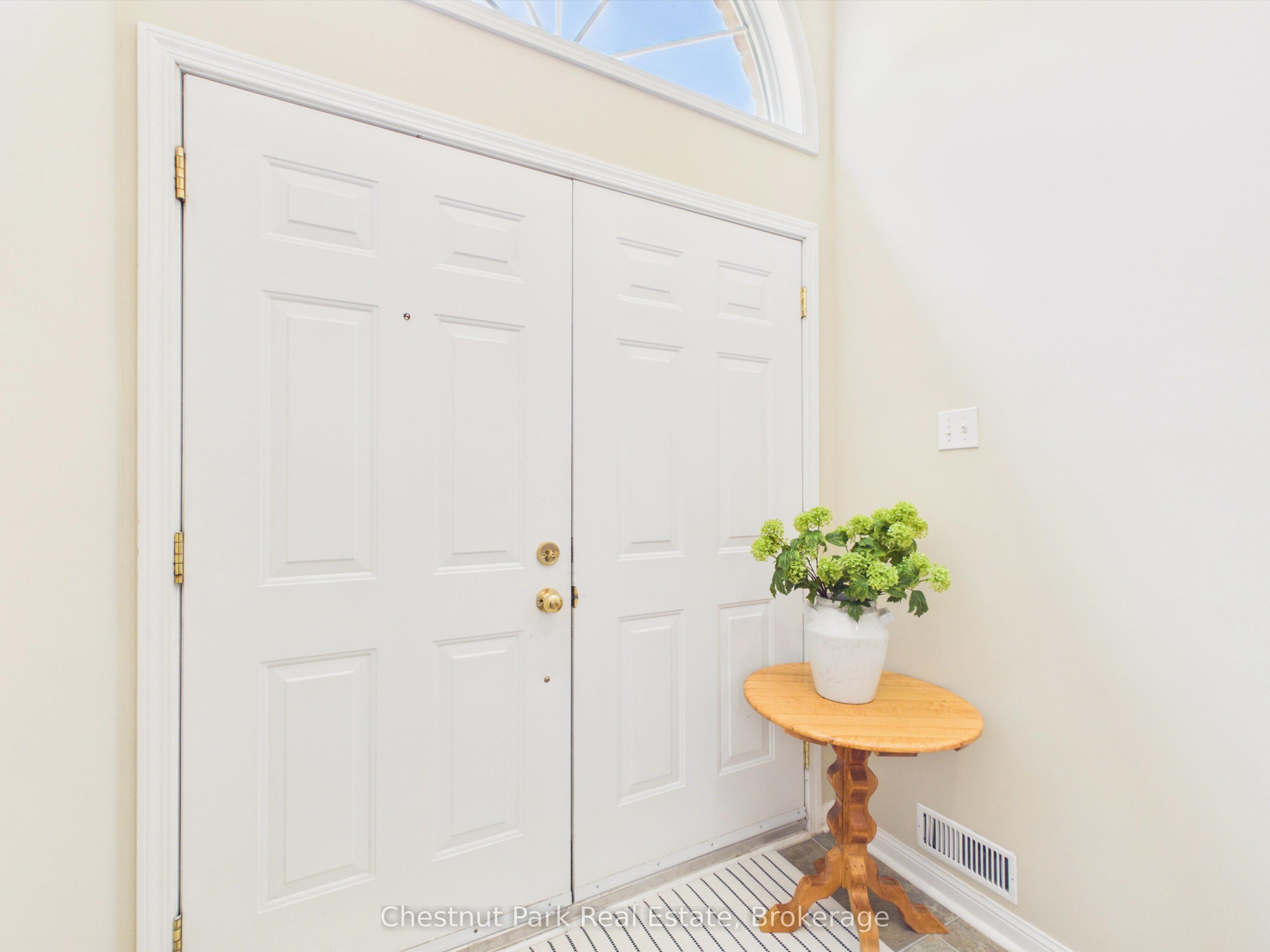 525 Lorne Street, Gravenhurst, ON P1P 1N1 photo 5