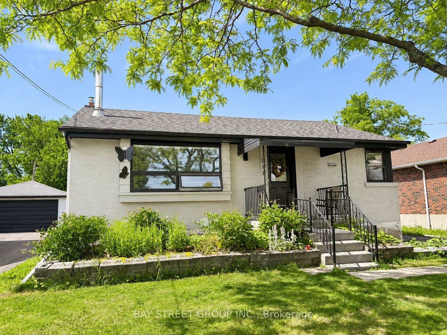 808 Tenth Avenue Bsmt, Hamilton, ON L8T 2G6 photo 2