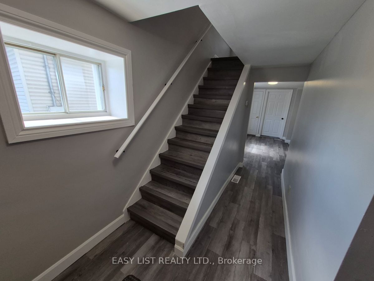 850 St Marys Street, Peterborough, ON K9J 4H5 photo 3