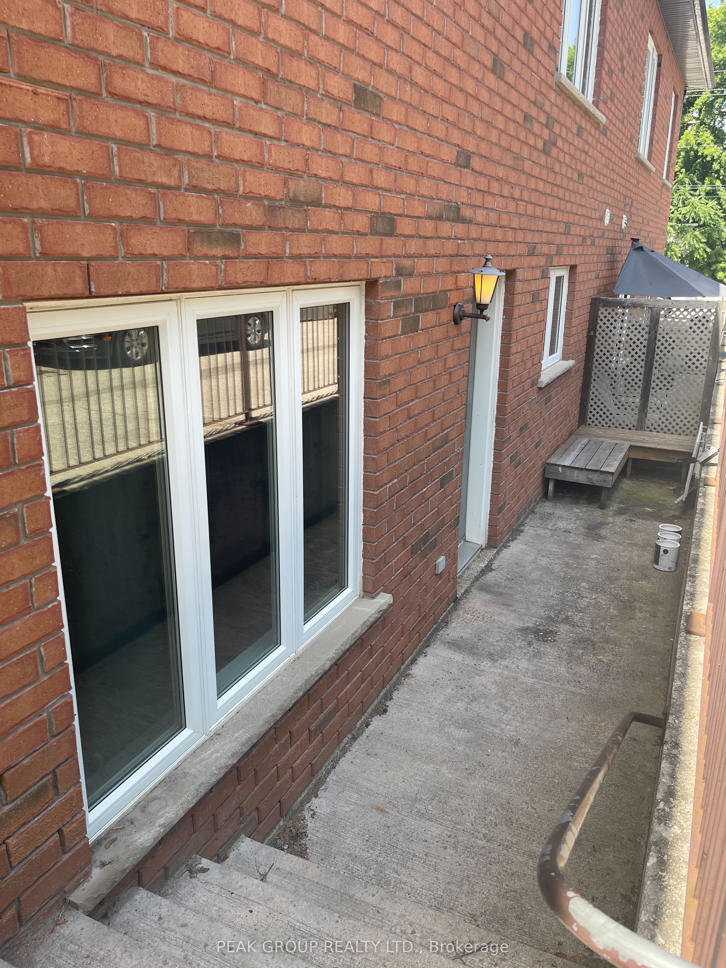 10 Carnegie Lane Unit 2, Grimsby, ON L3M 1Y1 photo 2