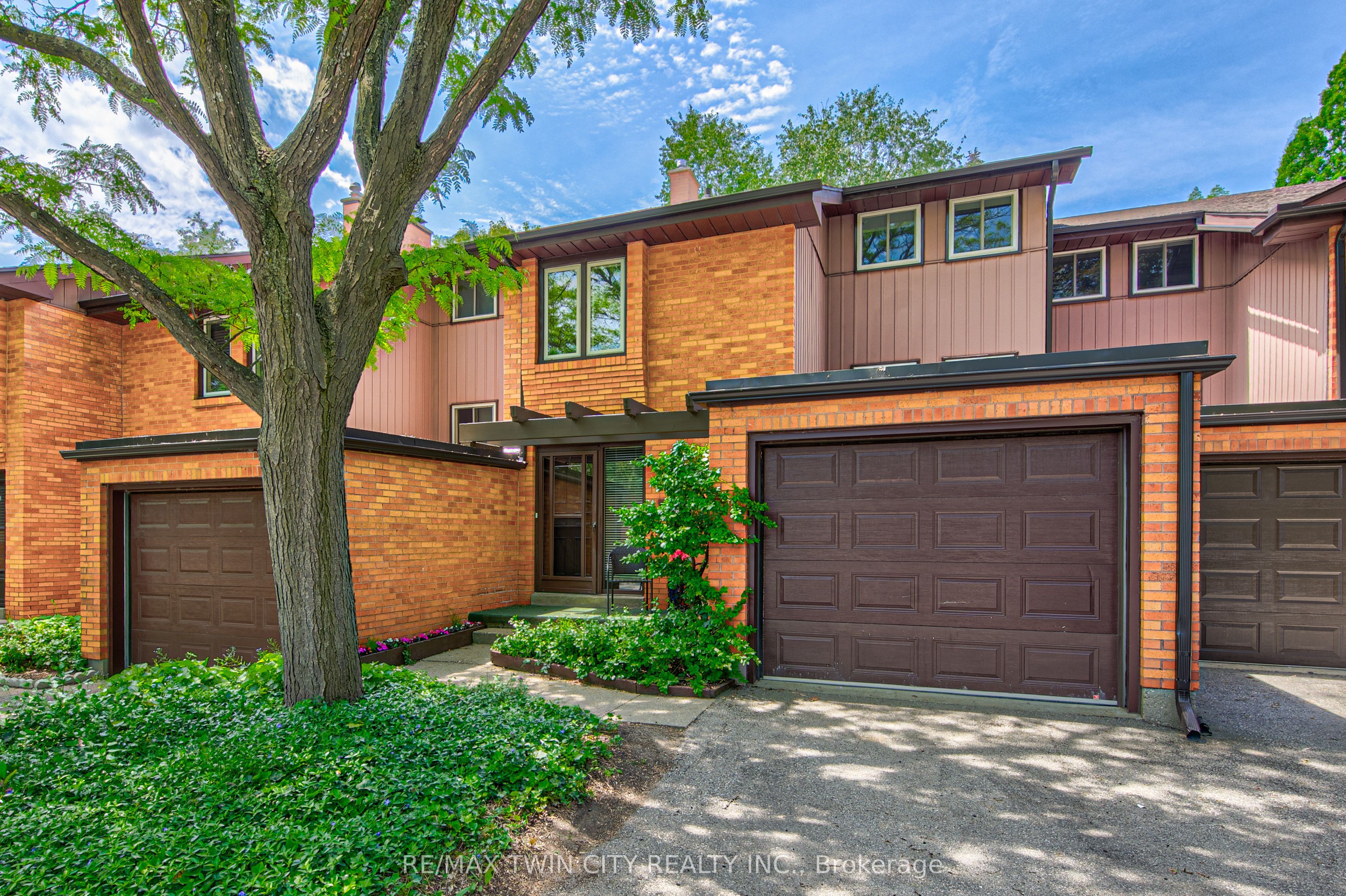 206 Candlewood Crescent 13, Waterloo, ON N2L 5Y9 photo 2