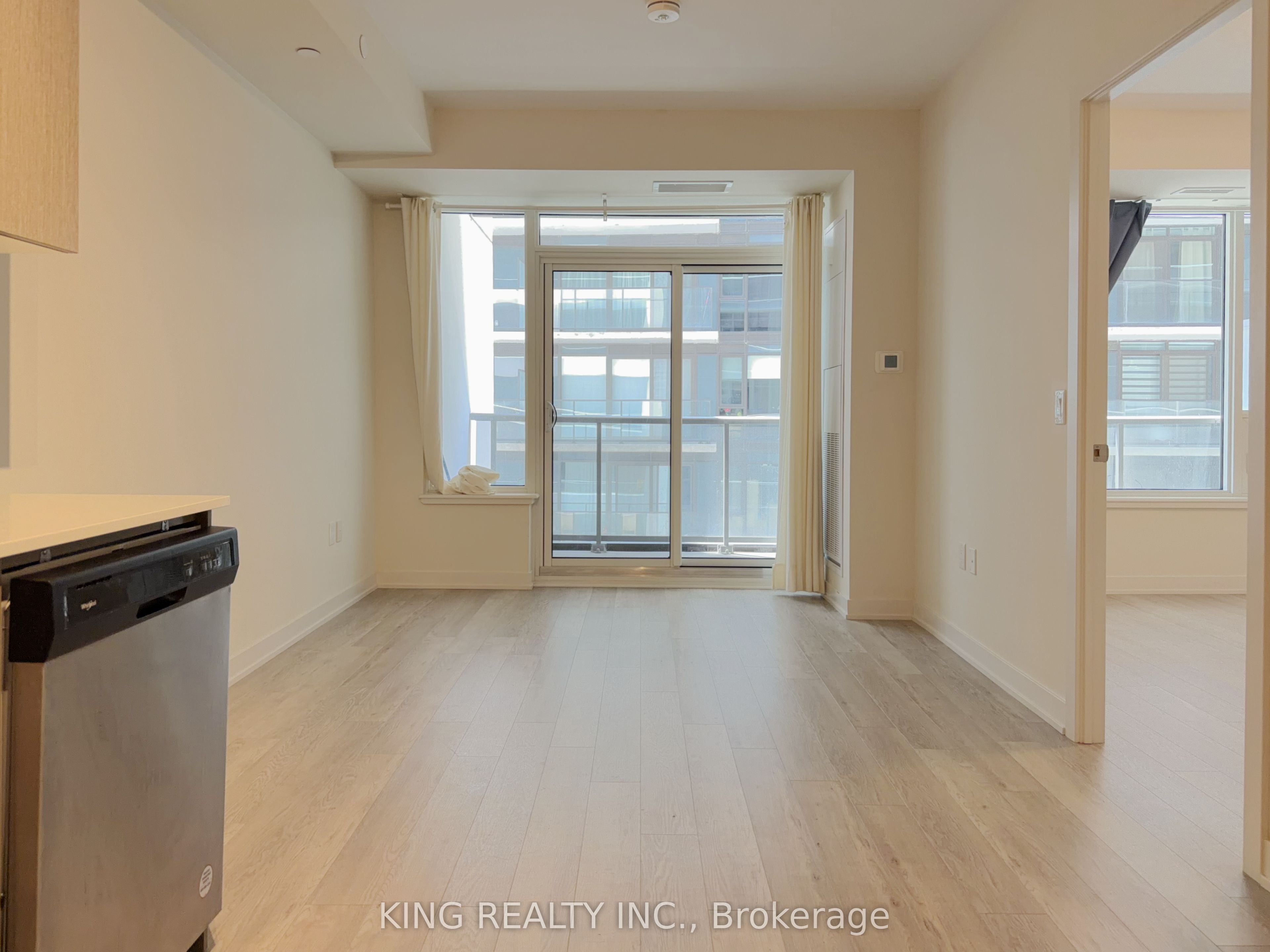 212 King William Street 608, Hamilton, ON L6R 0A7 photo 2