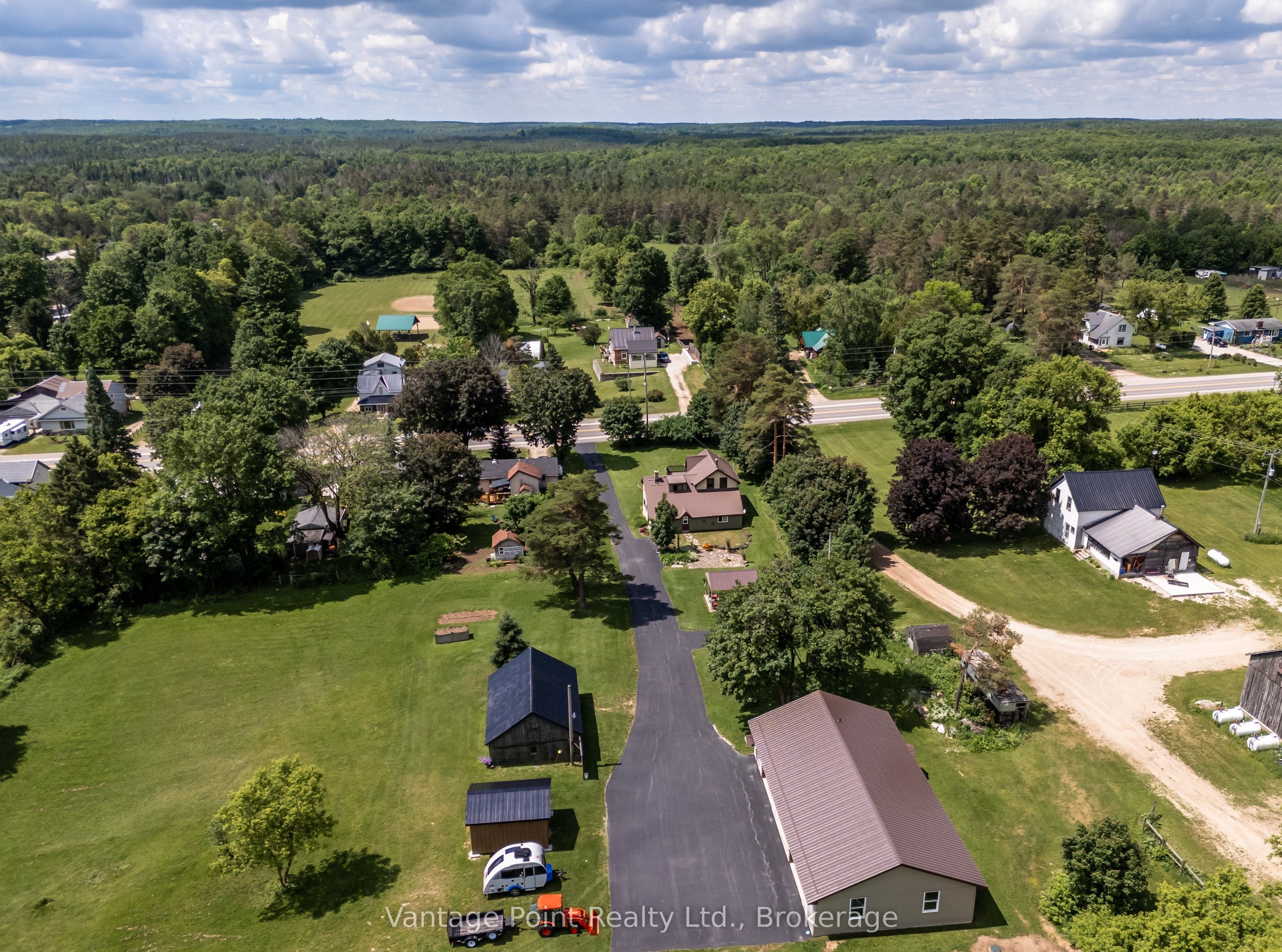 776227 10 Highway, Chatsworth, ON N0H 1C0 photo 2