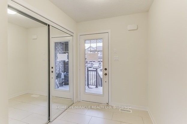 35 Sherway Street, Hamilton, ON L8J 0J4 photo 2