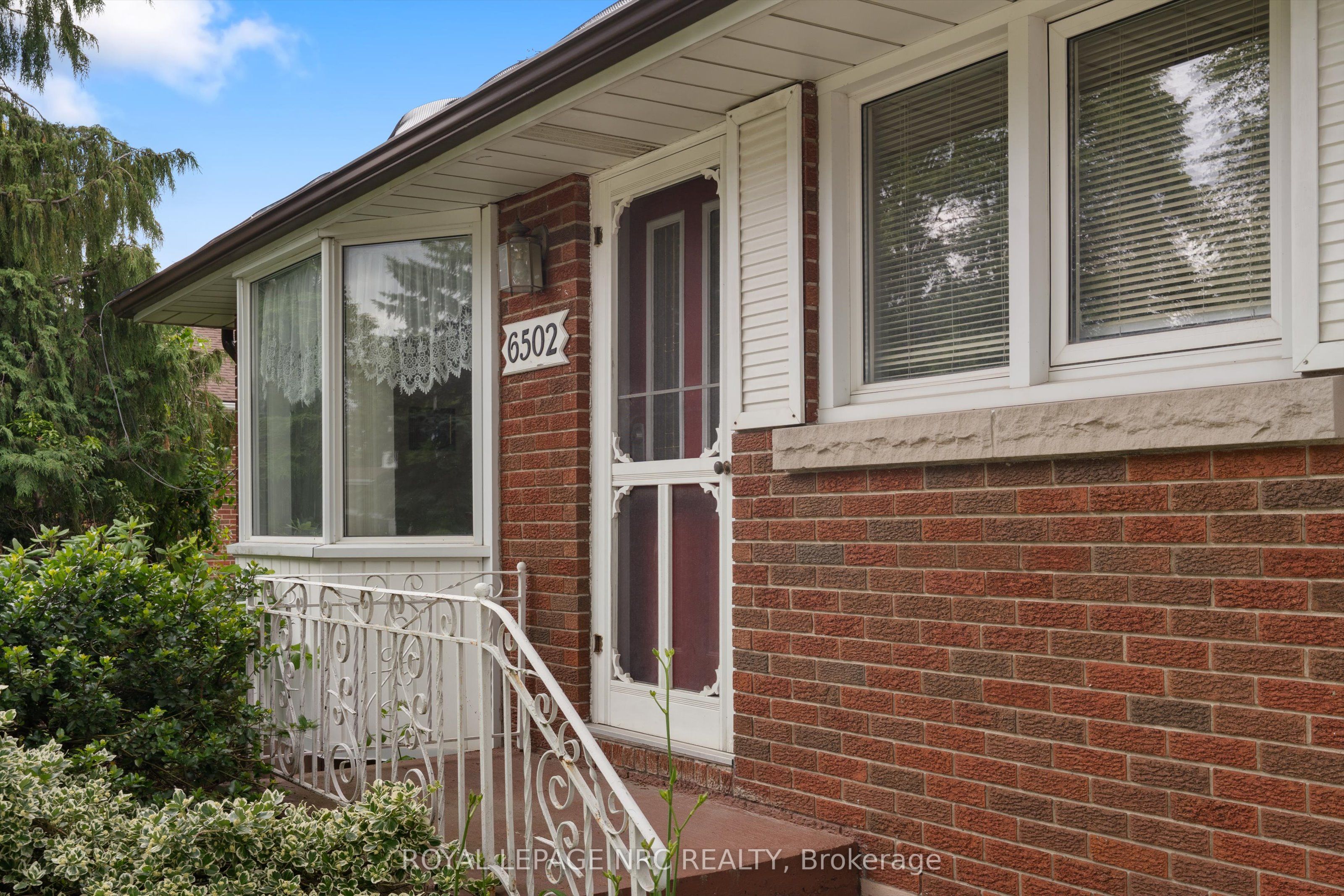 6502 Brock Street, Niagara Falls, ON L2J 1W3 photo 2