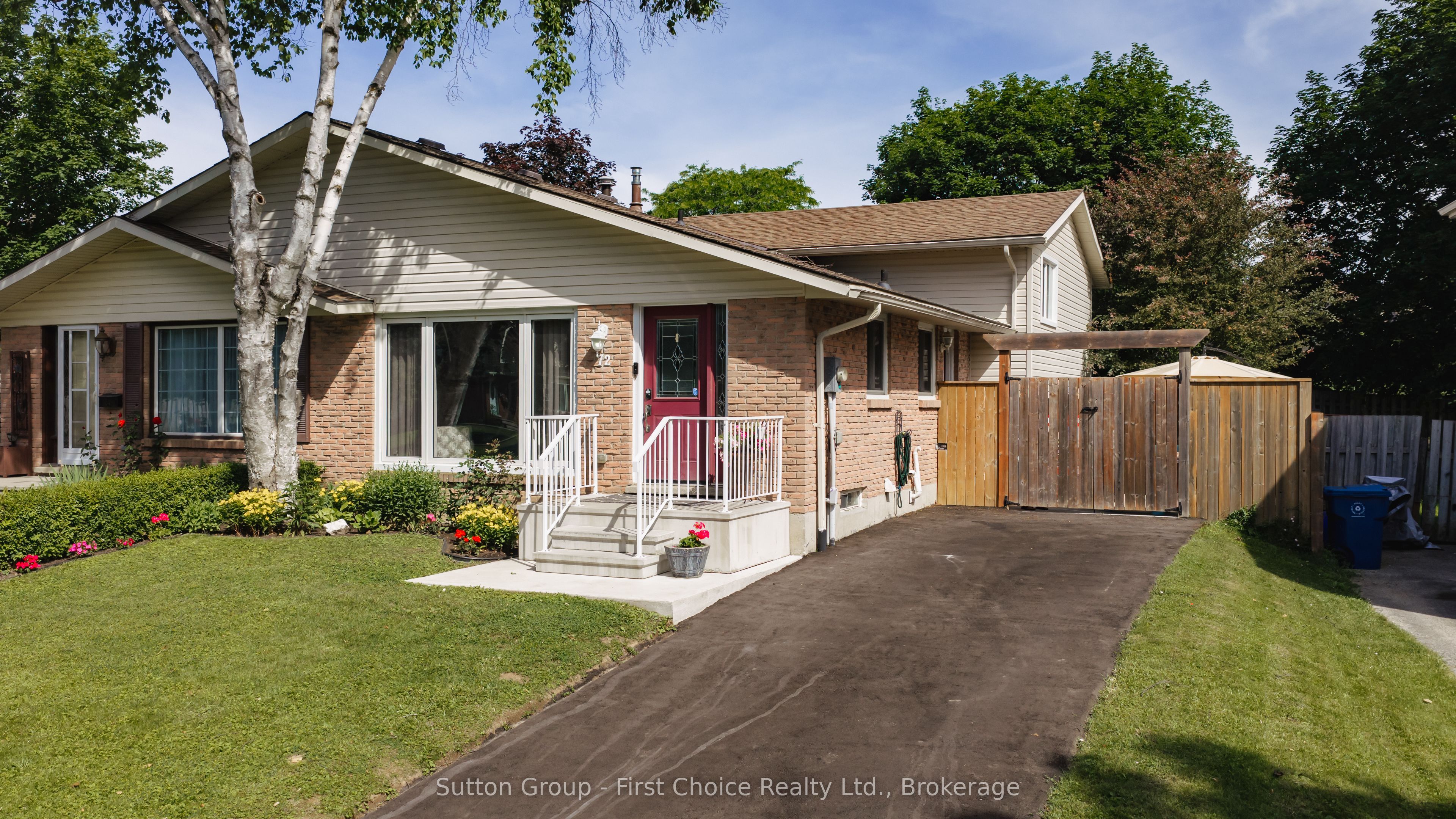 72 Avonwood Drive W, Stratford, ON N4Z 1B4 photo 2