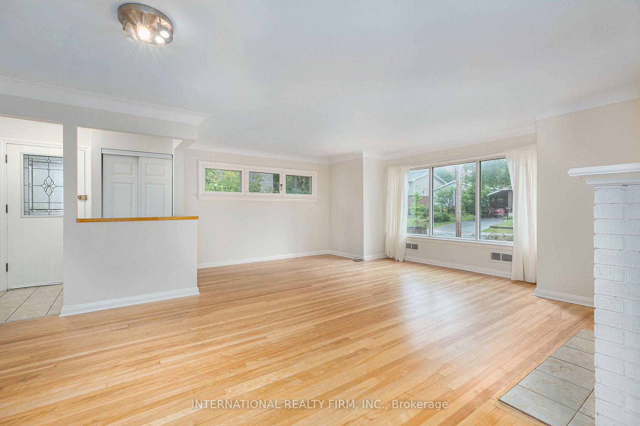 323 Lanark Avenue N, Westboro - Hampton Park, ON K1Z 6R6 photo 4