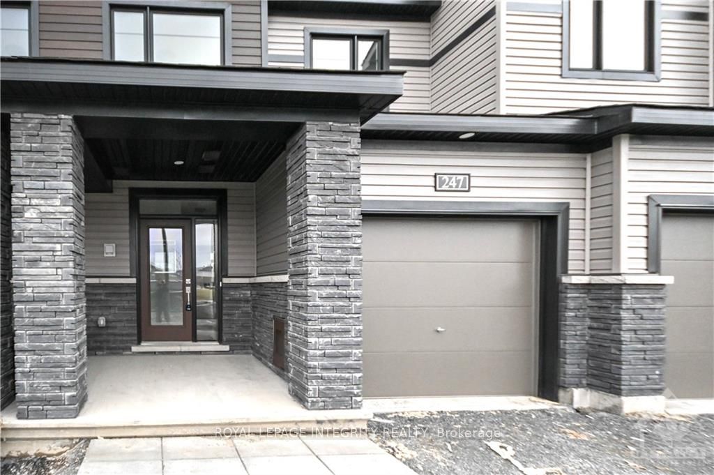 247 Clonrush Way, Kanata, ON K2T 0P8 photo 2