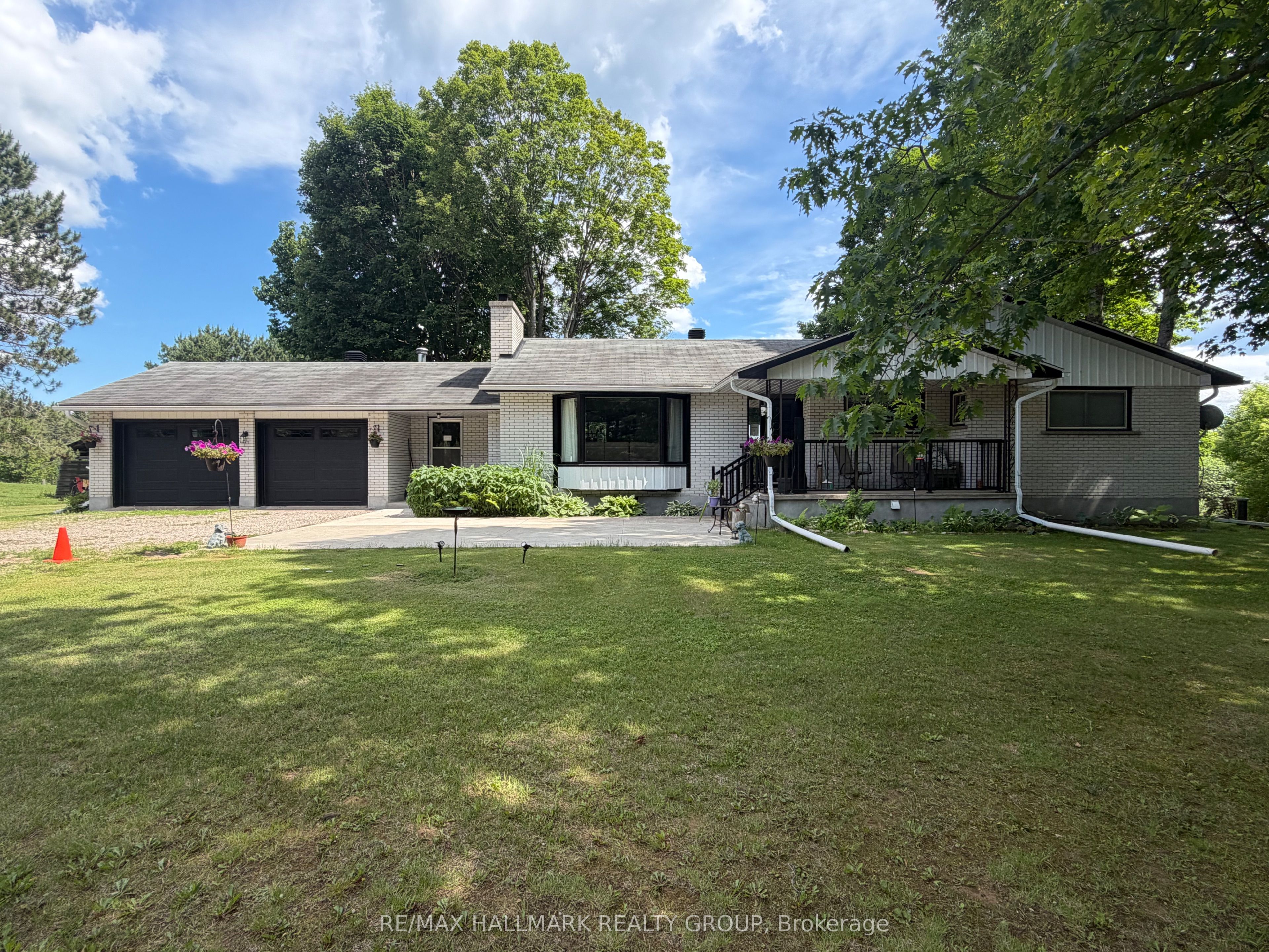 9950 Round Lake Road, Laurentian Valley, ON K8A 0K5