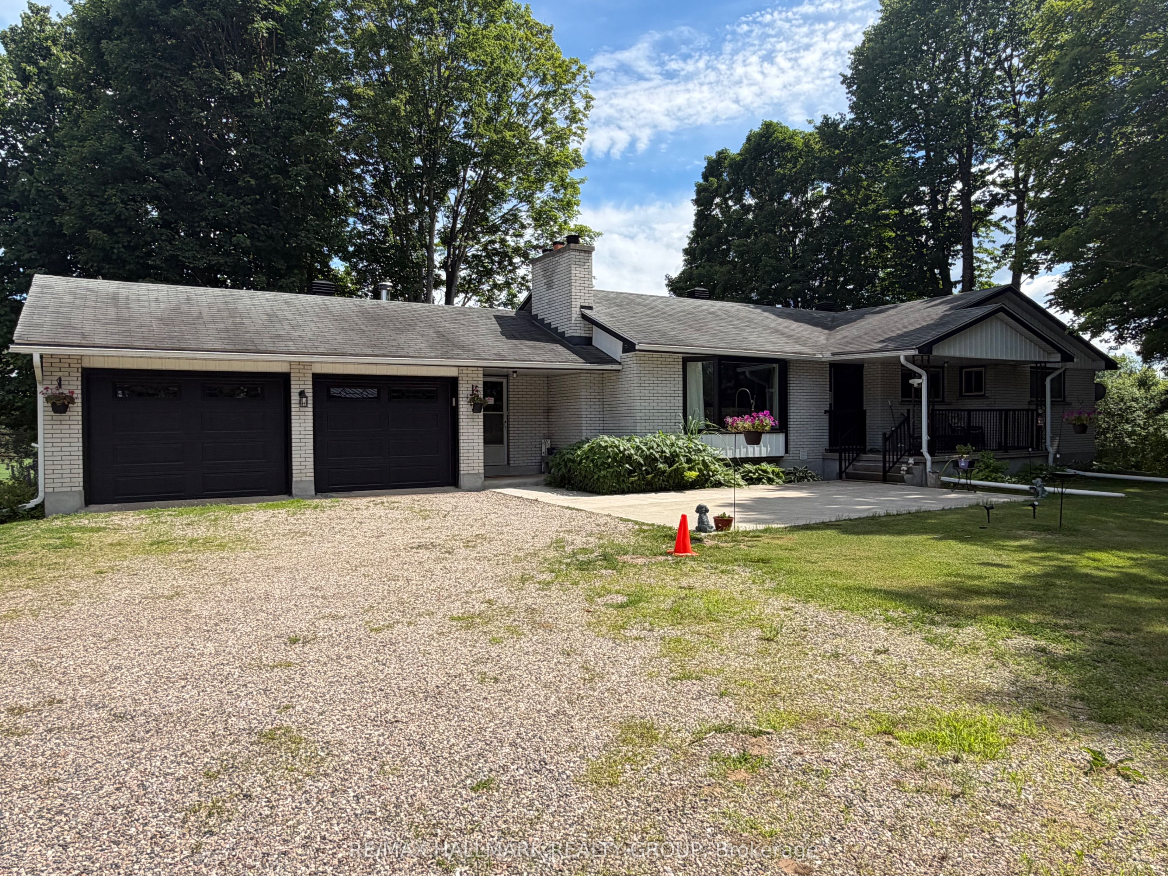 9950 Round Lake Road, Laurentian Valley, ON K8A 0K5 photo 3