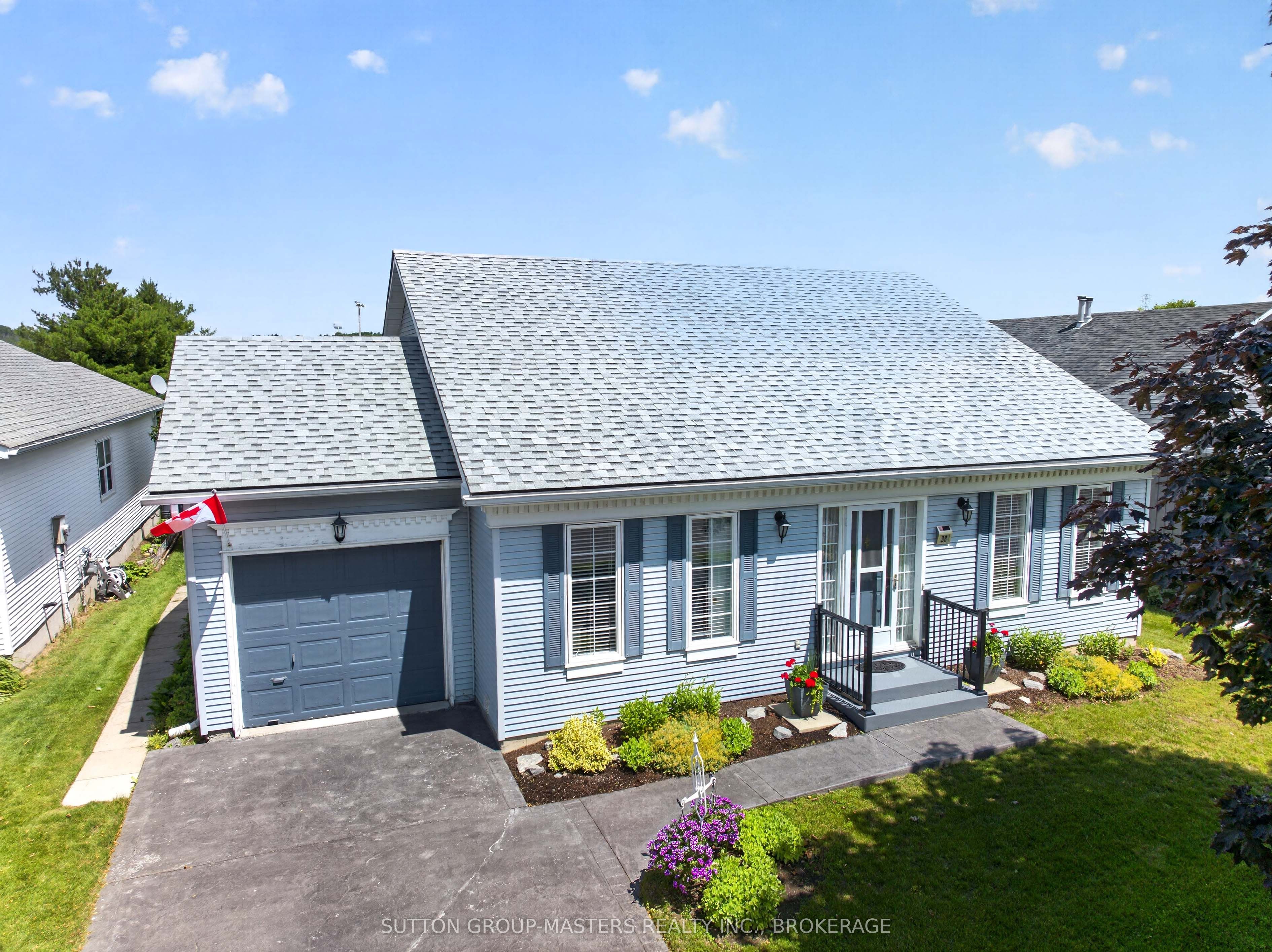 38 Abbey Dawn Drive, Loyalist, ON K0H 1G0