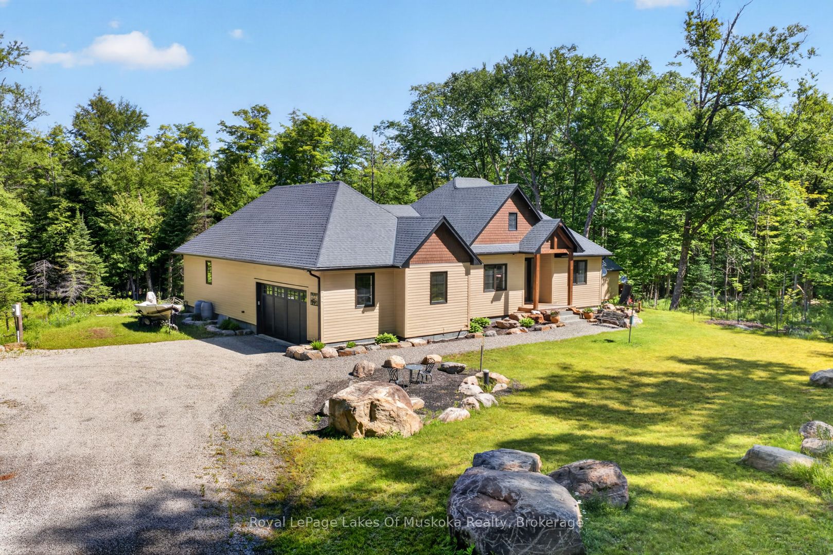 1129 North Portage Road, Lake of Bays, ON P1H 2J6