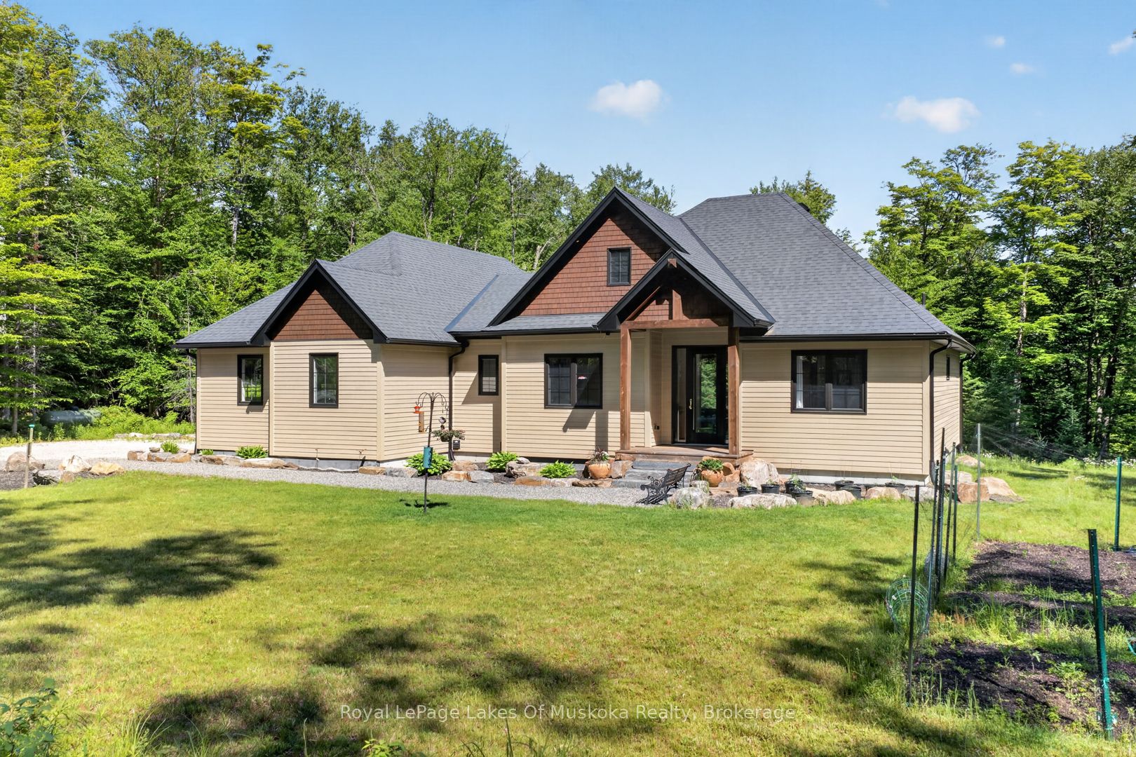 1129 North Portage Road, Lake of Bays, ON P1H 2J6 photo 2