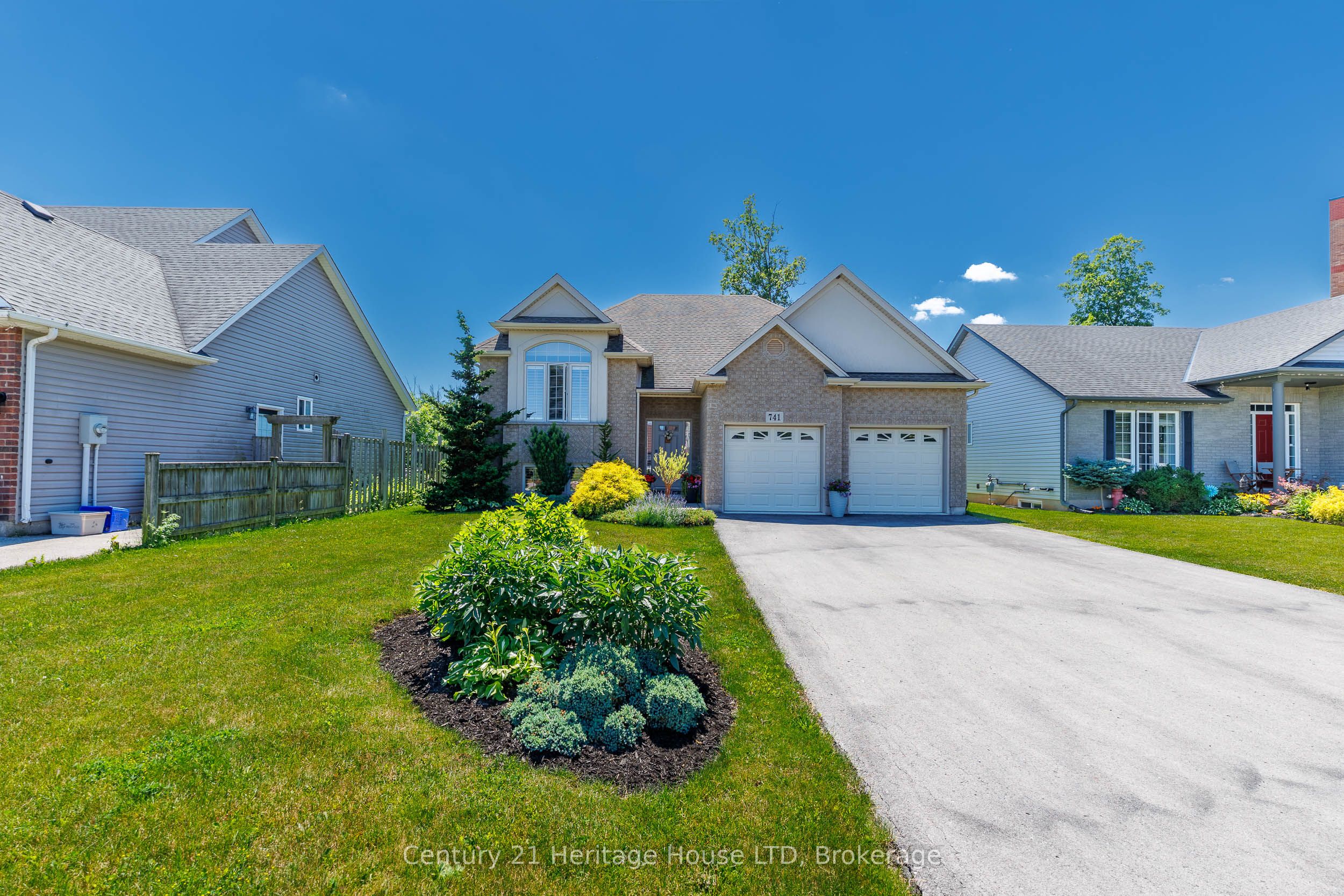 741 Nancy Road, Fort Erie, ON L2A 6P8 photo 3