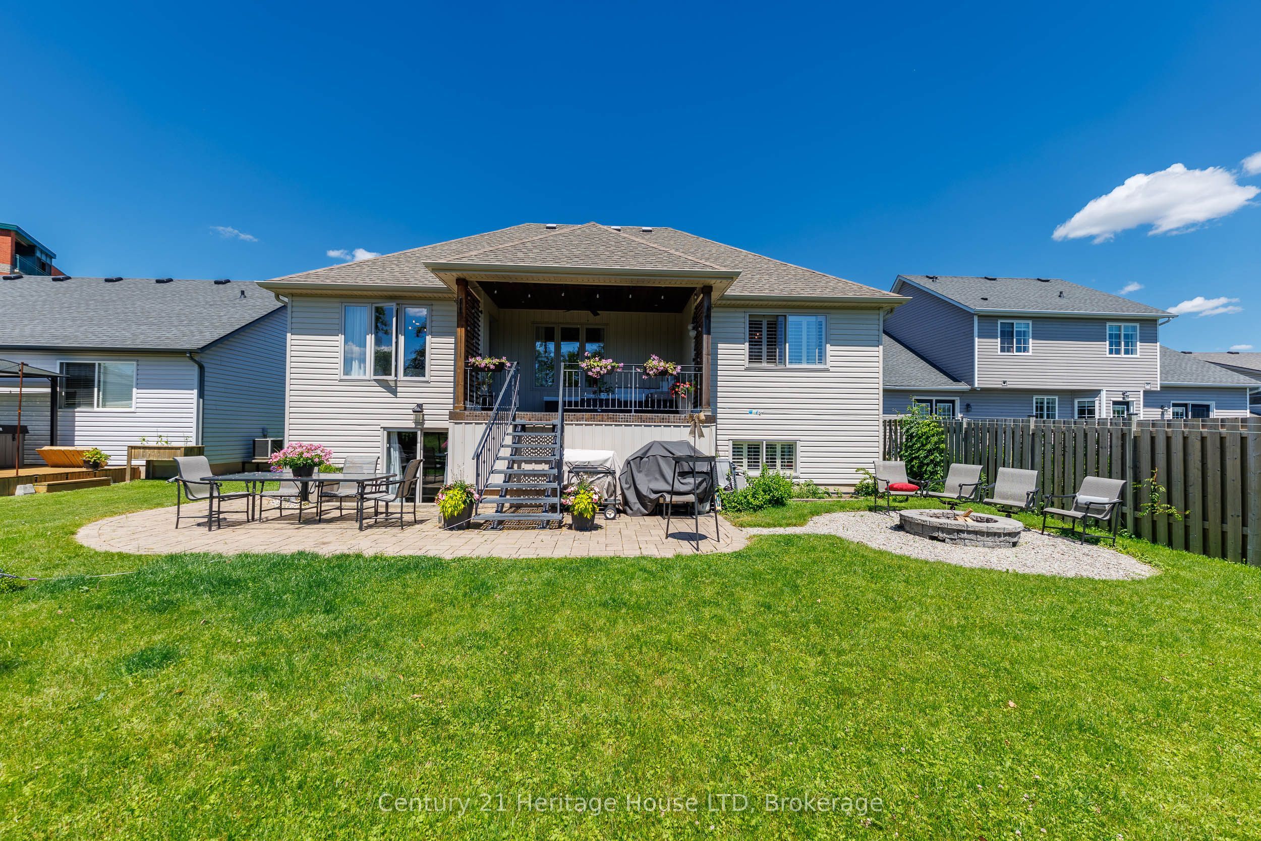 741 Nancy Road, Fort Erie, ON L2A 6P8 photo 4