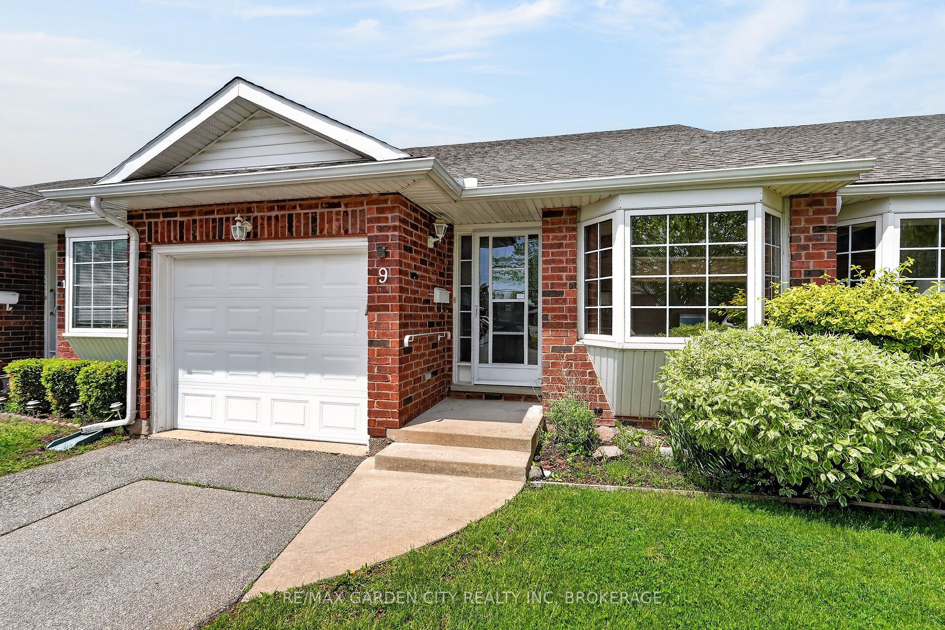 162 First Street 9, Welland, ON L3B 4S2 photo 3